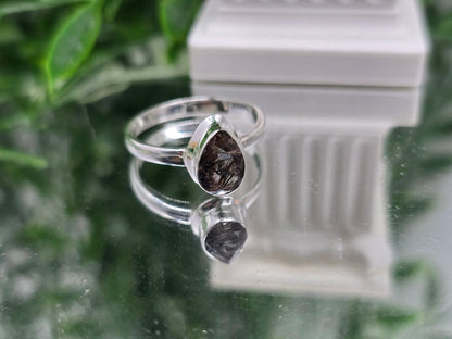 Cacoxenite Super Seven Ring – Stone of Spiritual Growth & Positive Transformation
925 Sterling Silver | Size 9.5 | Stone Size: 11 × 8mm Crystal Wellness
