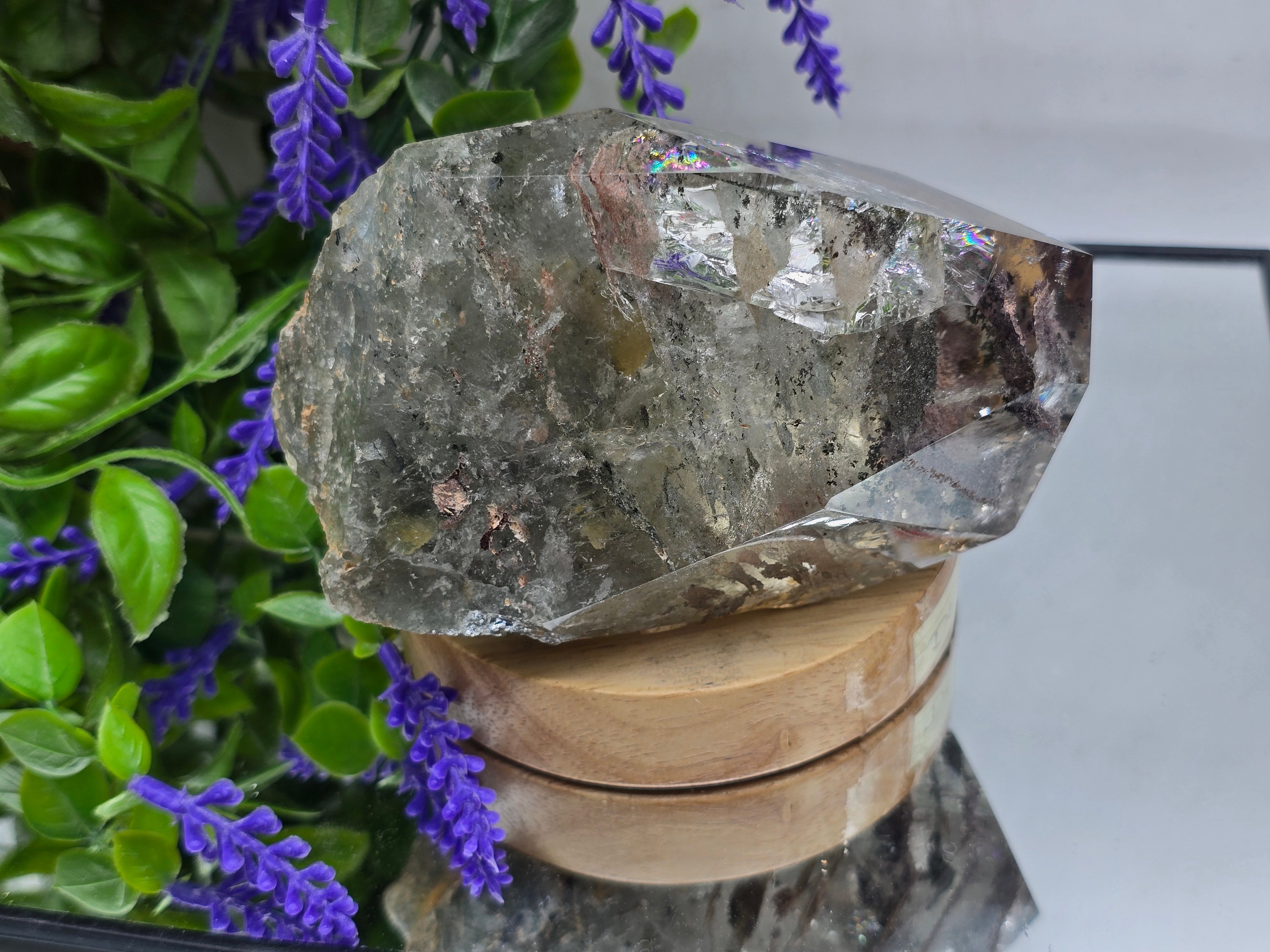 BLACK AND GREEN PHANTOM QUARTZ – “Protection & Renewal” – 12×5×3 cm Crystal Wellness