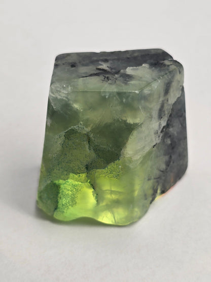 ✨ Prehnite Freeform – 129g | 4 × 4 × 3 cm Crystal Wellness