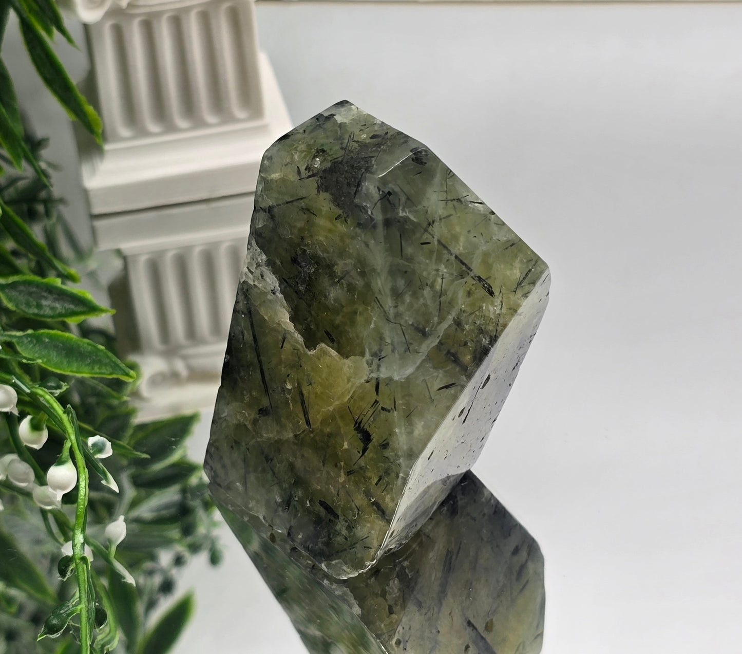 ✨ Prehnite Freeform – 180g | 6 × 4 × 4 cm Crystal Wellness