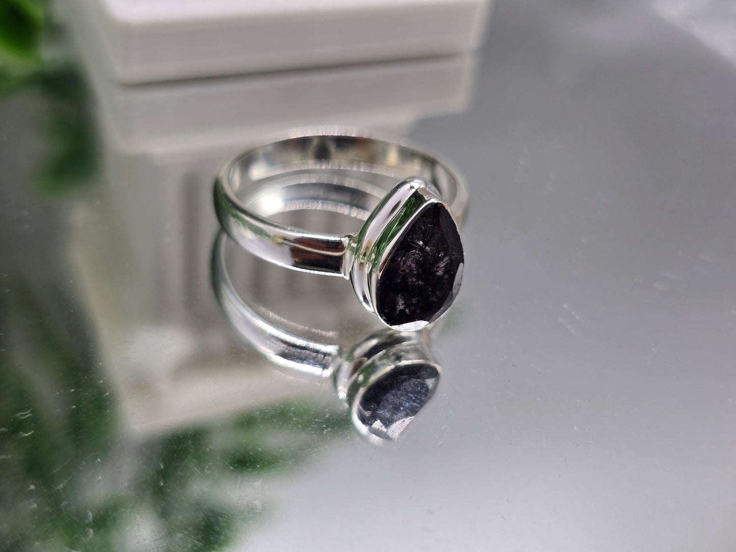 Cacoxenite Super Seven Ring – Stone of Spiritual Awakening & Inner Wisdom
925 Sterling Silver | Size 9.5 | Stone Size: 13 × 9mm Crystal Wellness