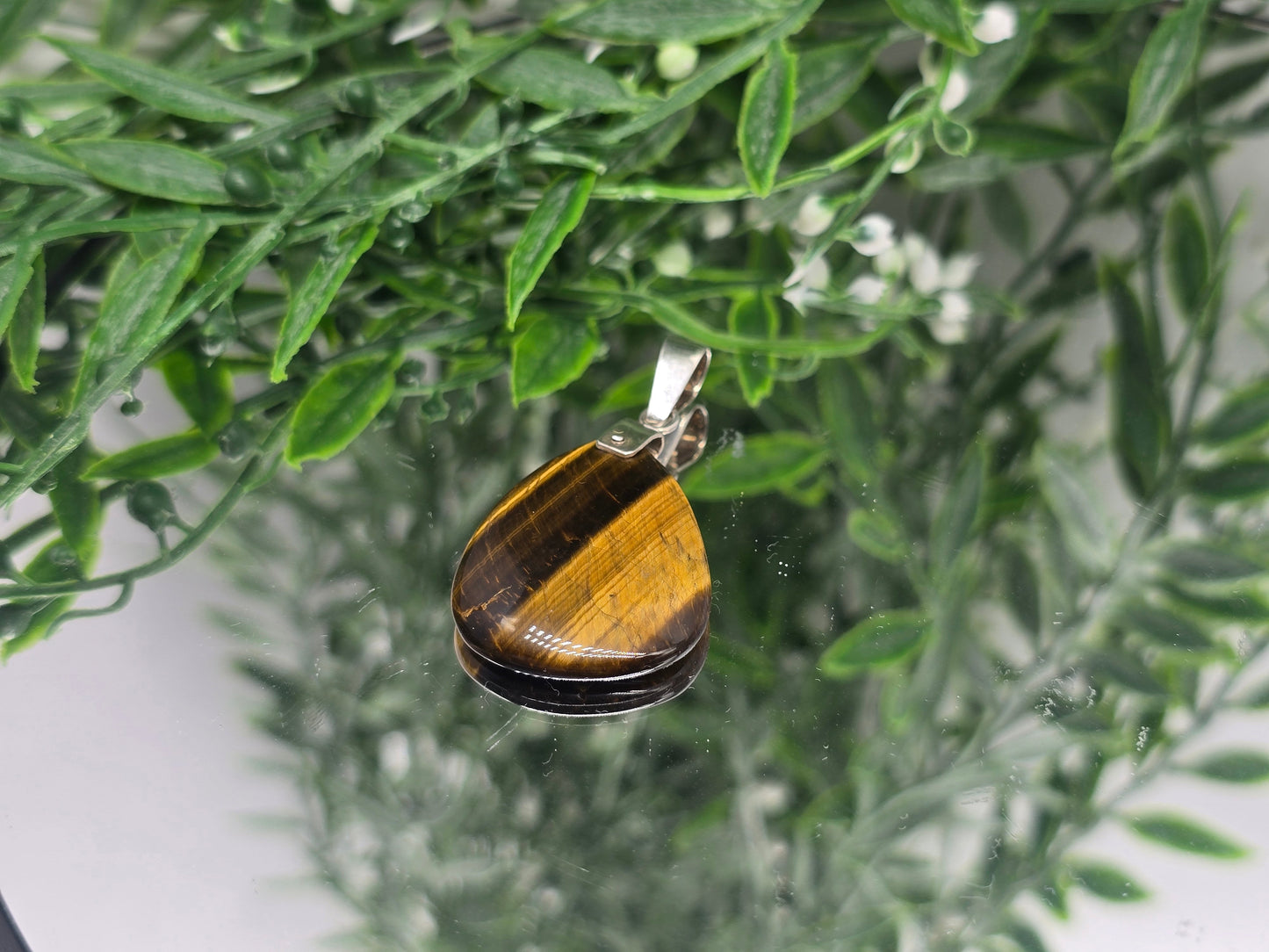 Tiger’s Eye 925 Sterling Silver Teardrop Pendant – Stone of Courage & Protection Crystal Wellness