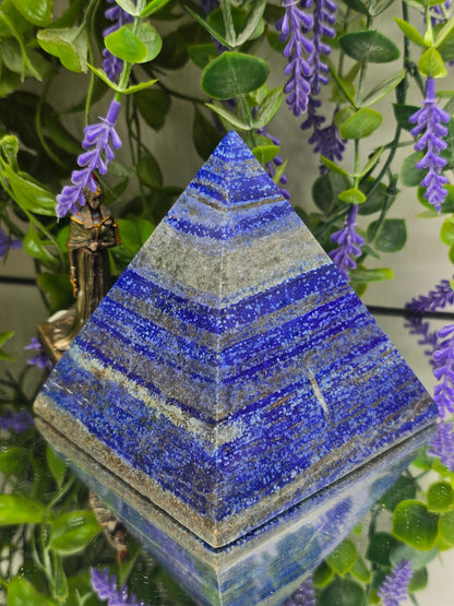 Lapis Lazuli Pyramid – Stone of Wisdom, Truth & Spiritual Insight | 1.3kg Crystal Wellness