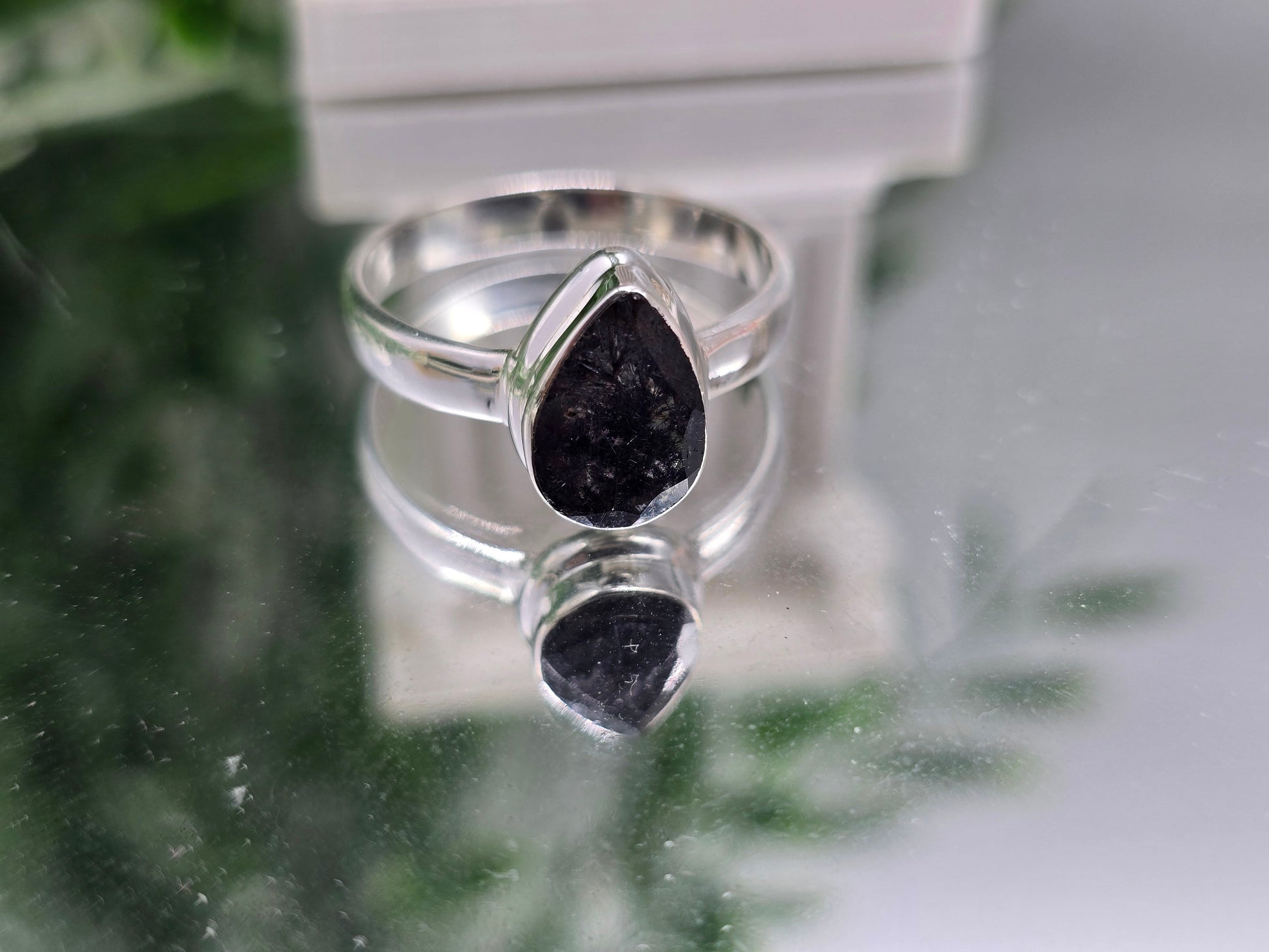 Cacoxenite Super Seven Ring – Stone of Spiritual Awakening & Inner Wisdom
925 Sterling Silver | Size 9.5 | Stone Size: 13 × 9mm Crystal Wellness