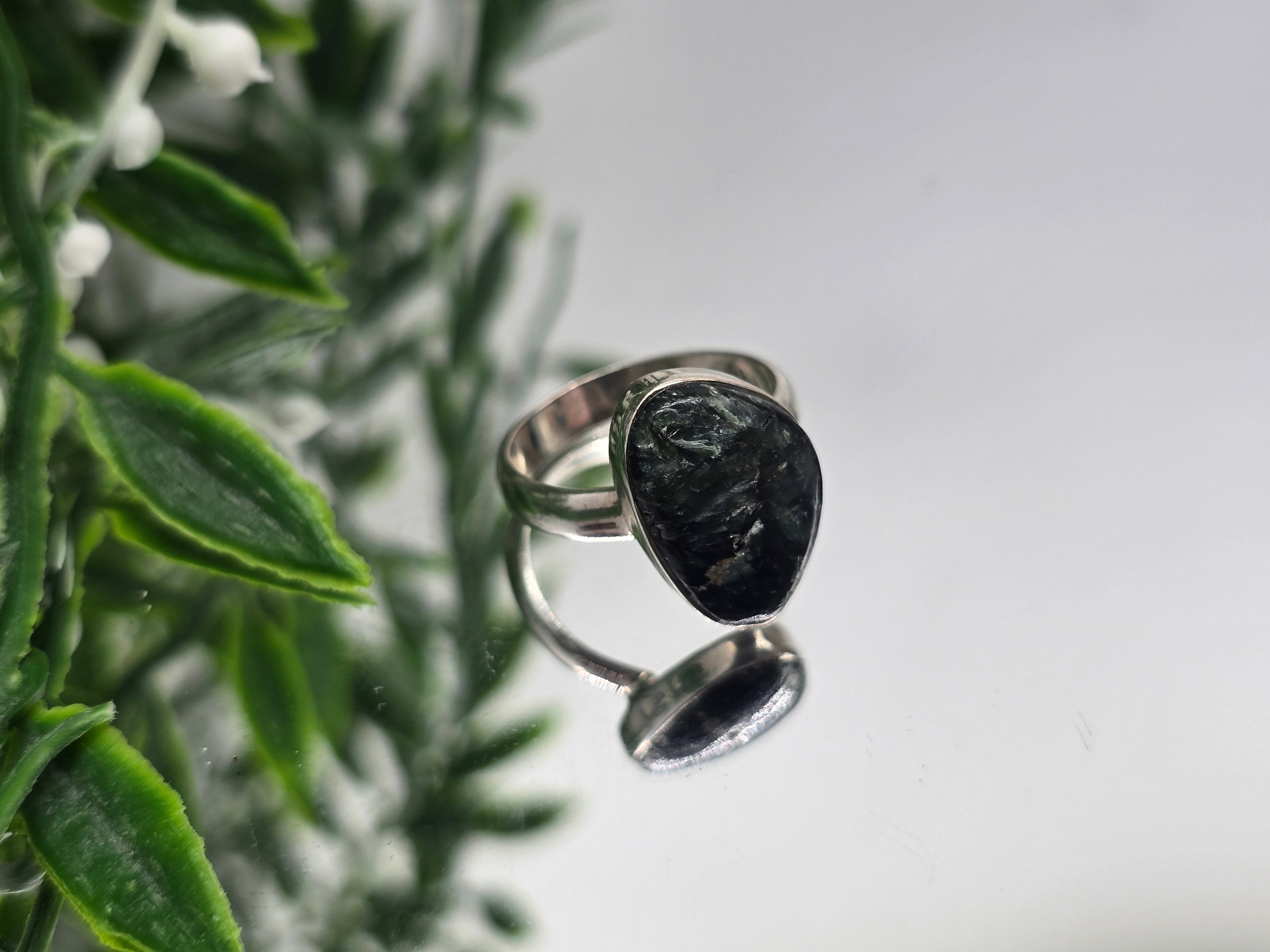 Seraphinite Sterling Silver Ring – Size 8 Crystal Wellness