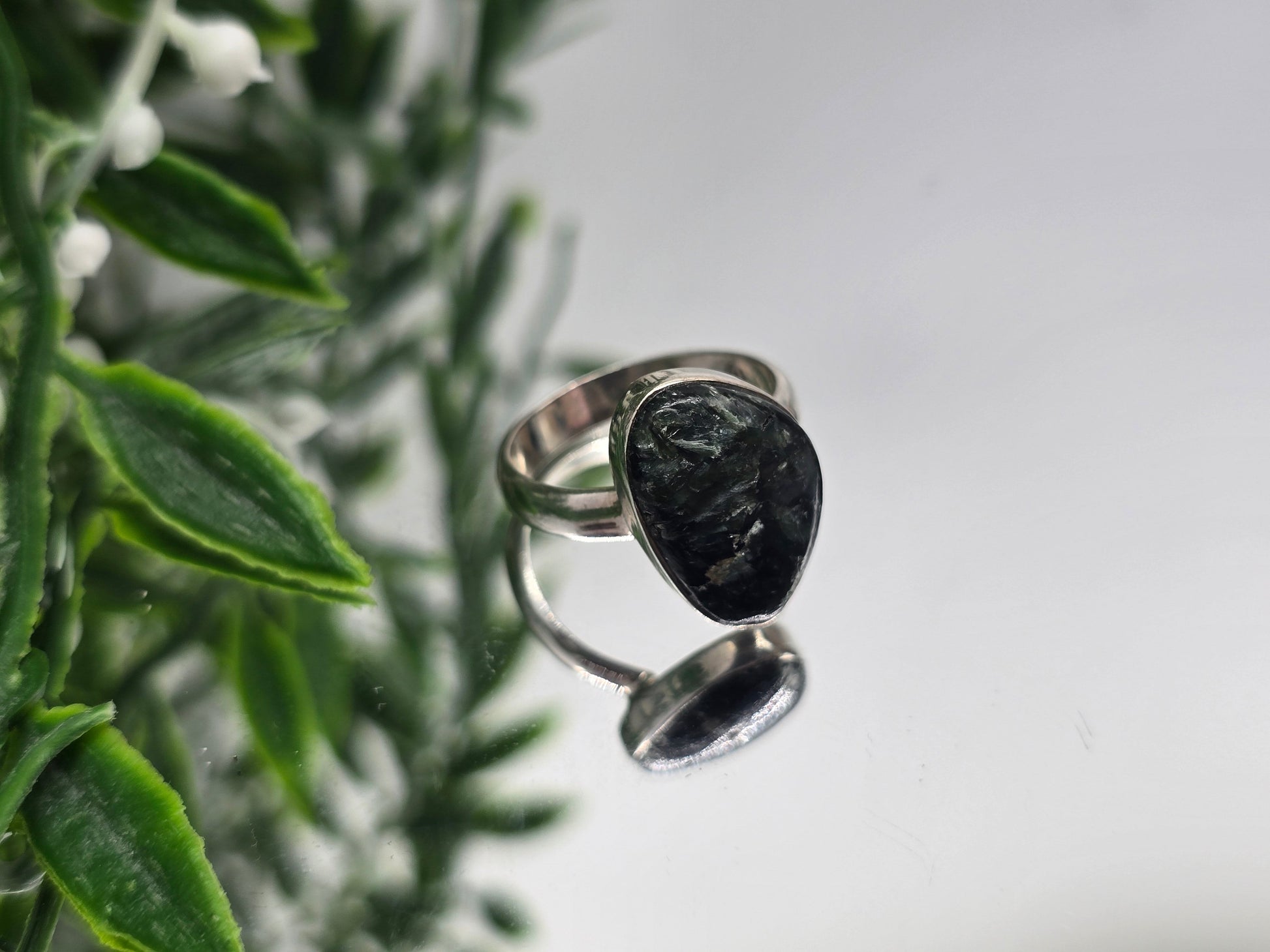 Seraphinite Sterling Silver Ring – Size 8 Crystal Wellness
