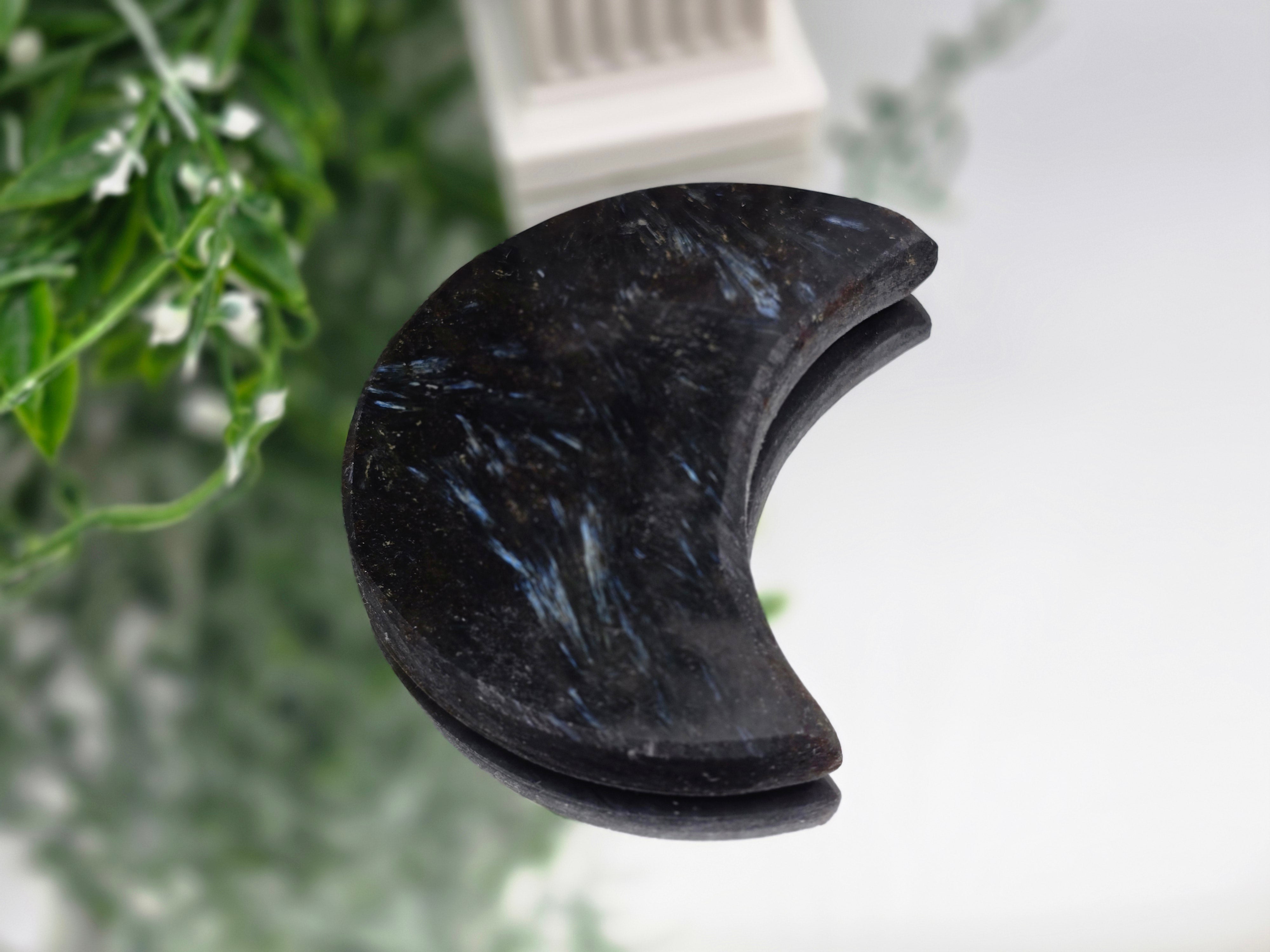 ✨ Celestial Ascension Astrophyllite Crescent Moon - 8 x 6 x 1 cm Crystal Wellness