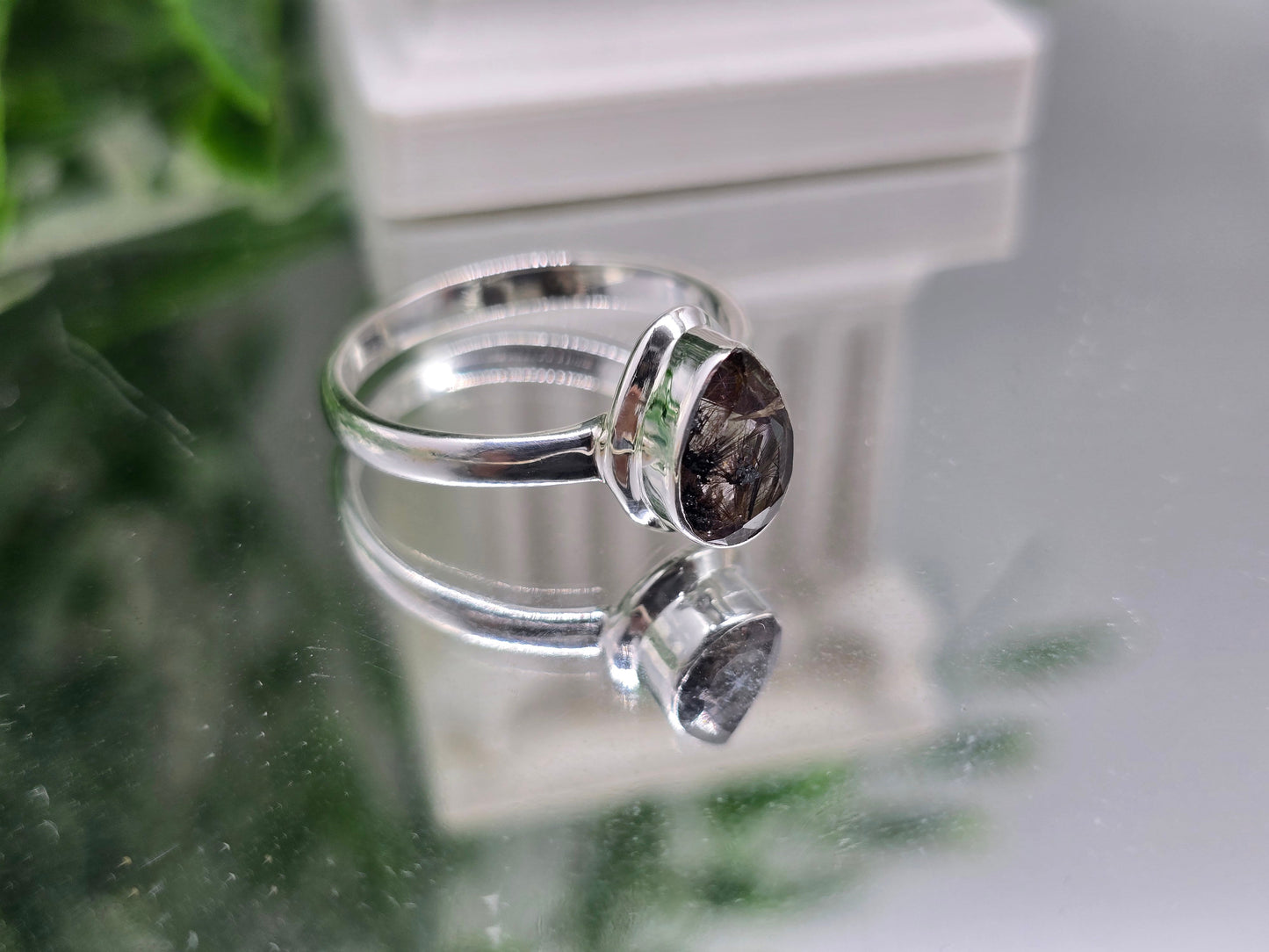 Cacoxenite Super Seven Ring – Stone of Spiritual Growth & Positive Transformation
925 Sterling Silver | Size 9.5 | Stone Size: 11 × 8mm Crystal Wellness
