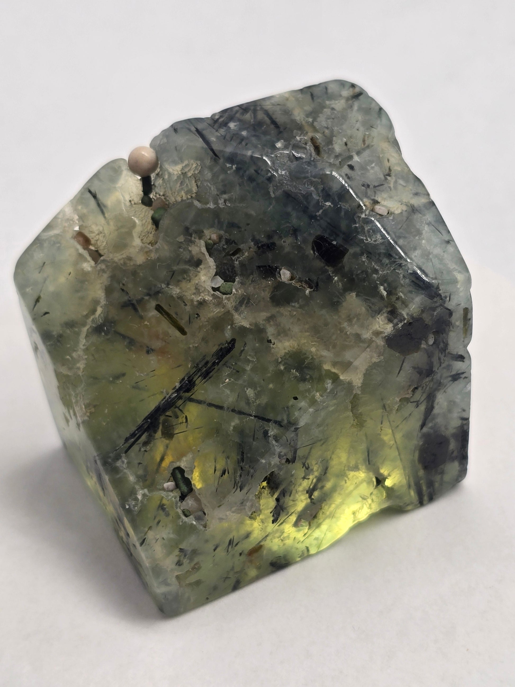 ✨ Prehnite Freeform – 181g | 5 × 5 × 5 cm Crystal Wellness