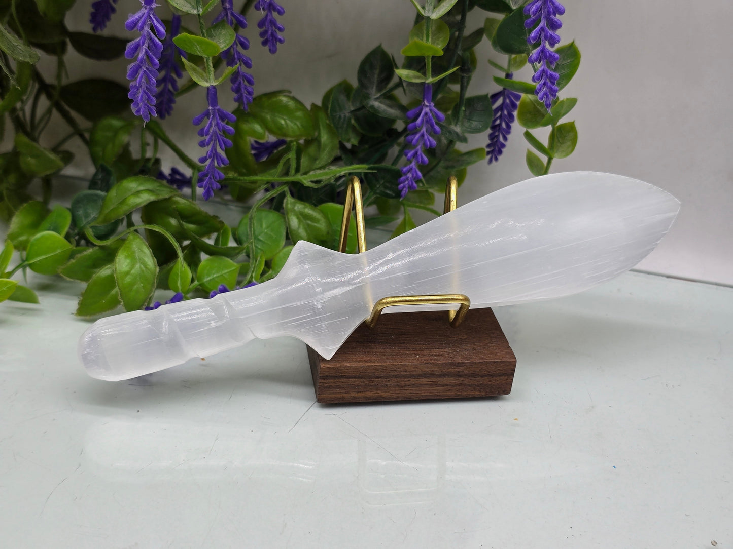 Natural Selenite (Satin Spar) Ritual Dagger – 20 × 4 cm |
Stone of Cleansing, Clarity & Protection Crystal Wellness