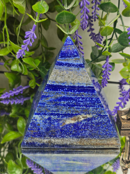 Lapis Lazuli Pyramid – Stone of Wisdom, Truth & Spiritual Insight | 1.3kg Crystal Wellness