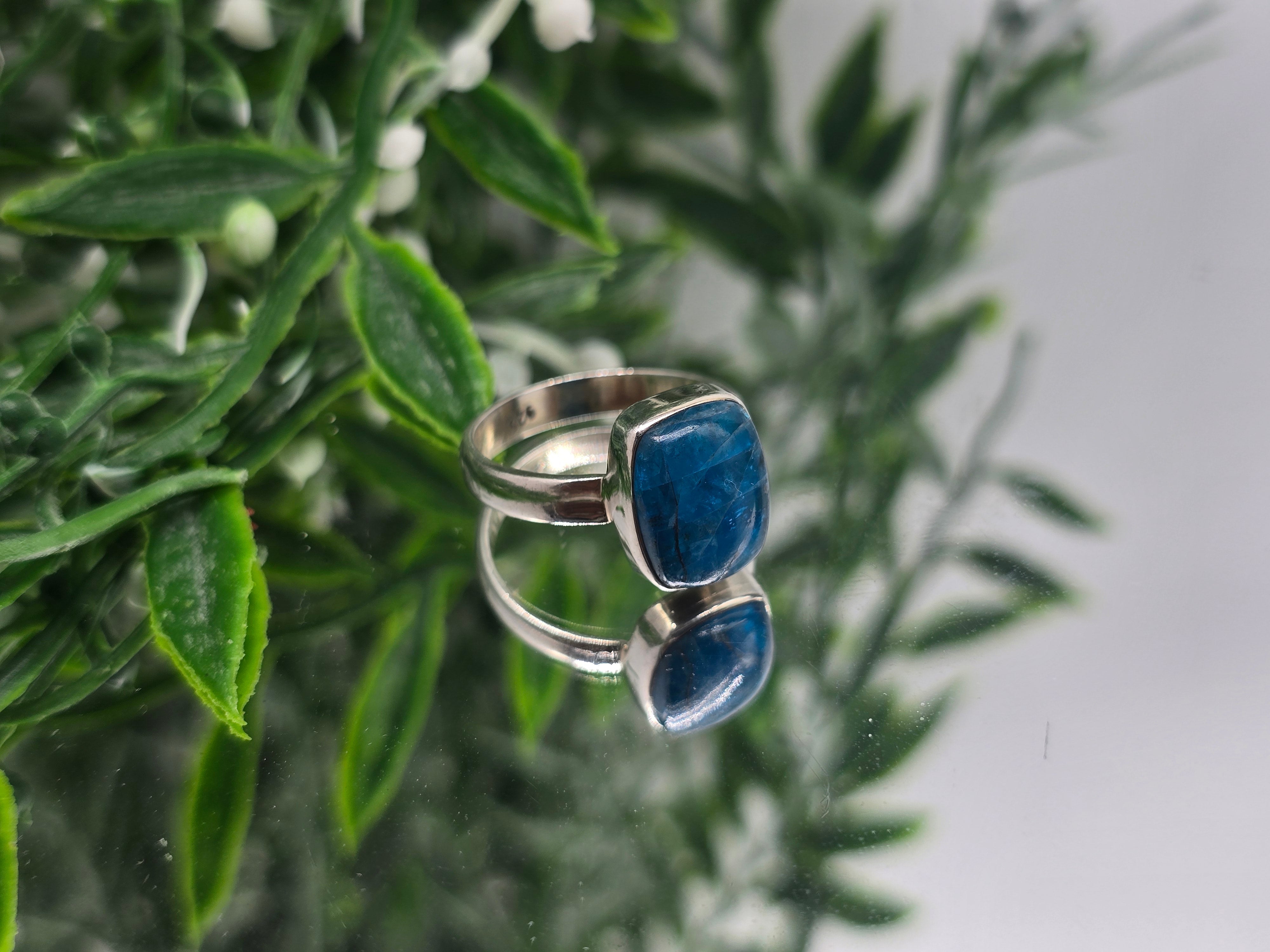 Neon Apatite Sterling Silver Ring – Size 9 Crystal Wellness
