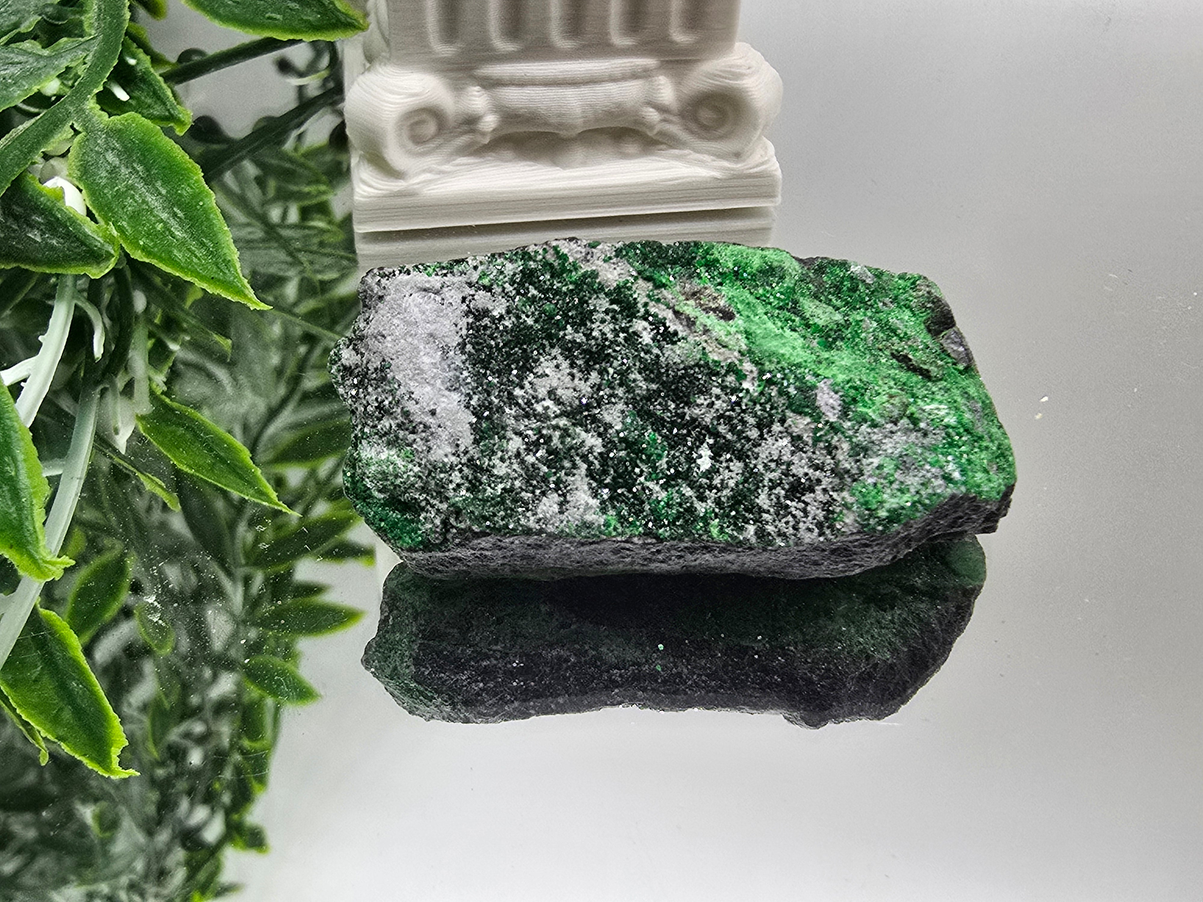 Uvarovite Rare AAA 45 × 22 × 17 mm (Stone of Abundant Heart & Prosperity) Crystal Wellness