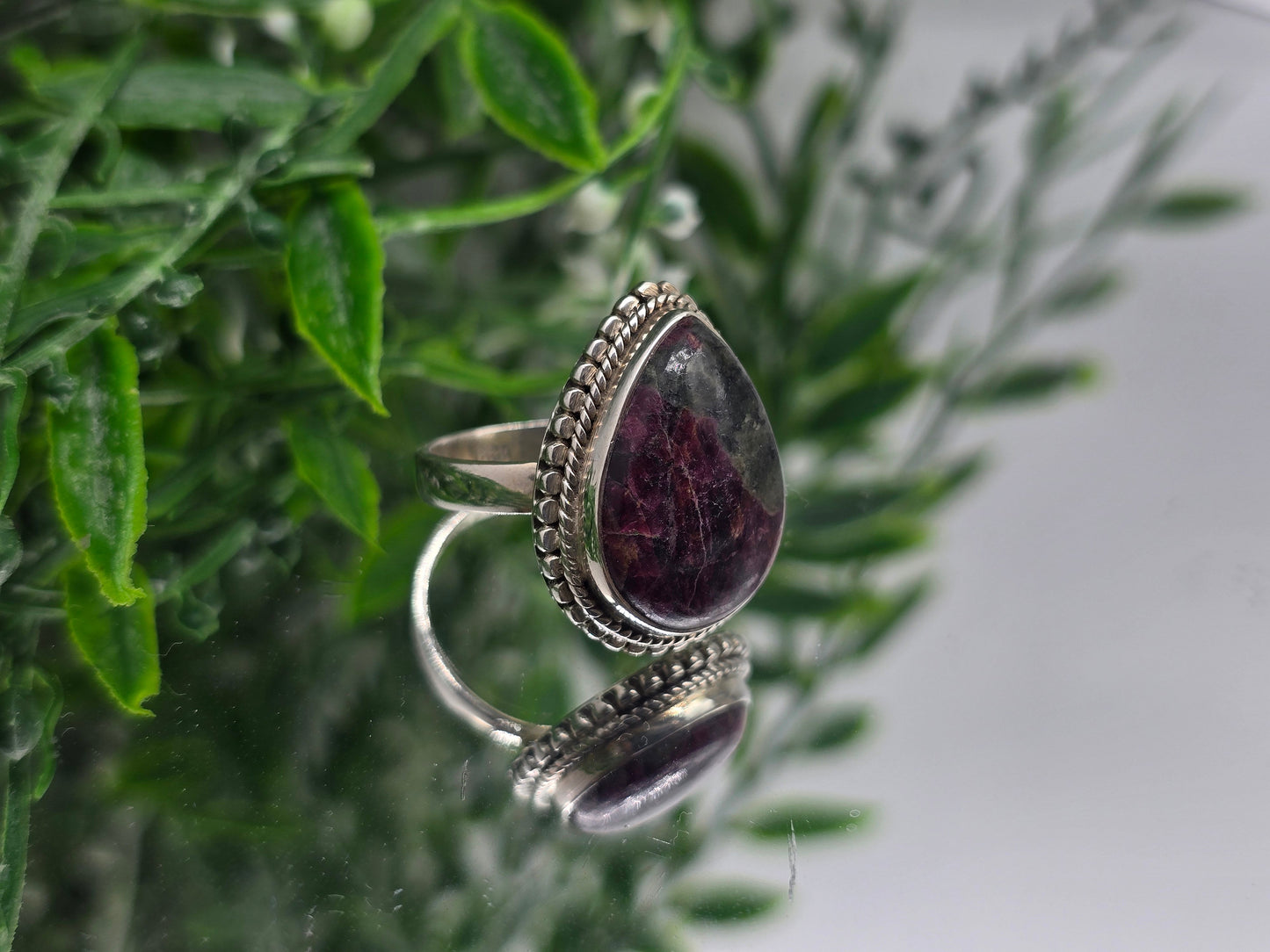 Eudialyte 925 Sterling Silver Ring (Size 9) – Stone of Love, Life Force & Emotional Healing Crystal Wellness