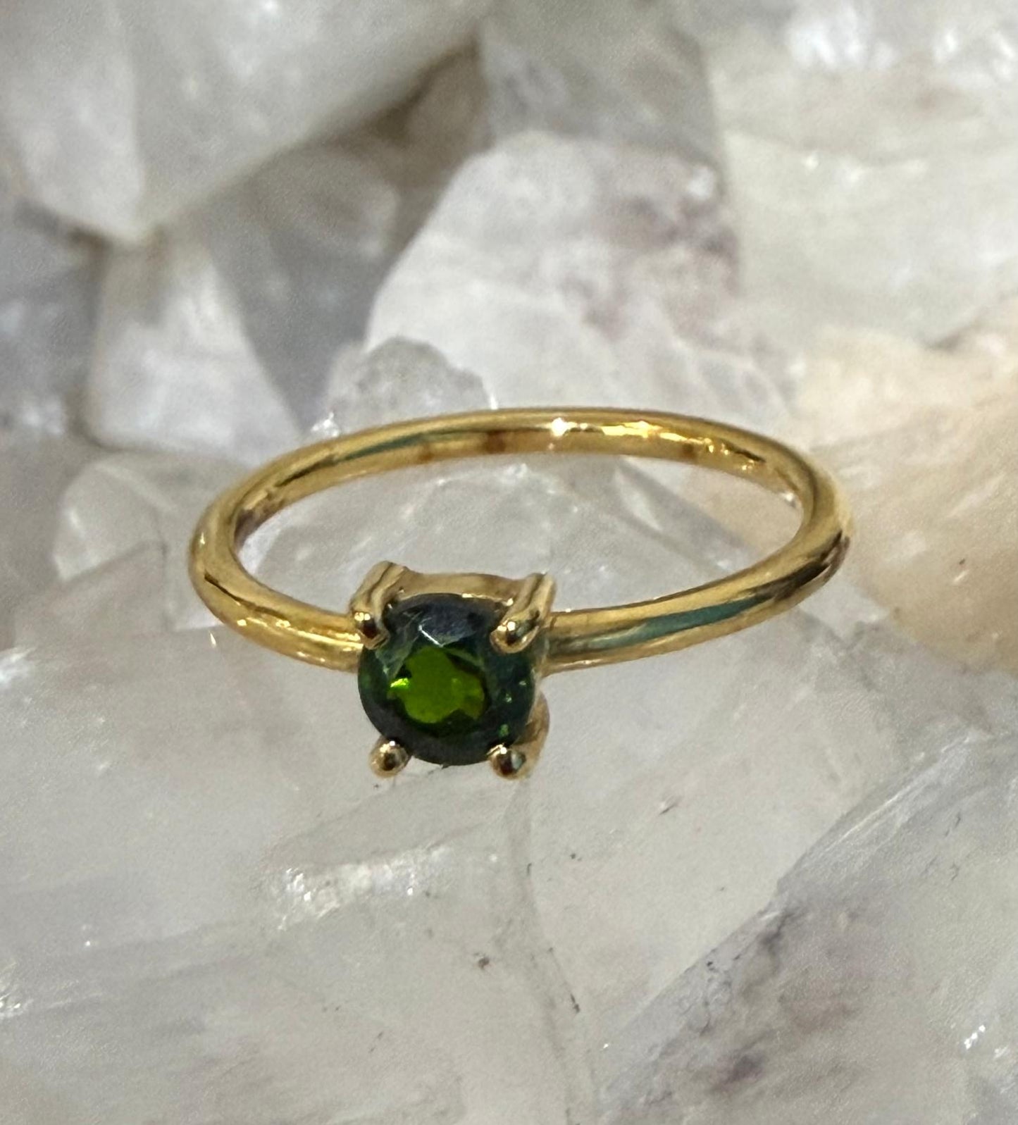 Chrome Diopside Solitaire Ring in 18ct Gold Vermeil – Size 5 (Stone of Healing, Abundance, and Heart Awakening) Crystal Wellness