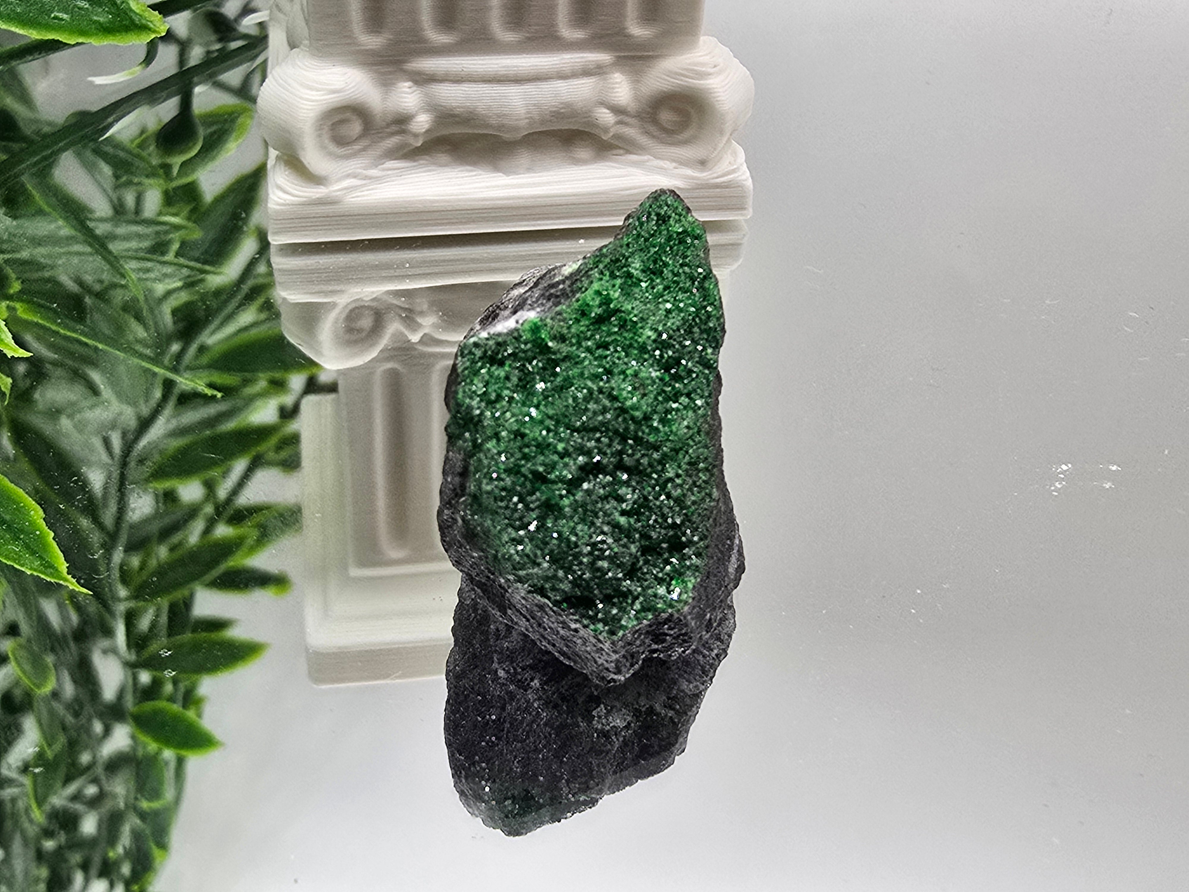 Uvarovite Rare AAA 43 × 21 × 18 mm (Stone of Abundant Heart & Prosperity) Crystal Wellness