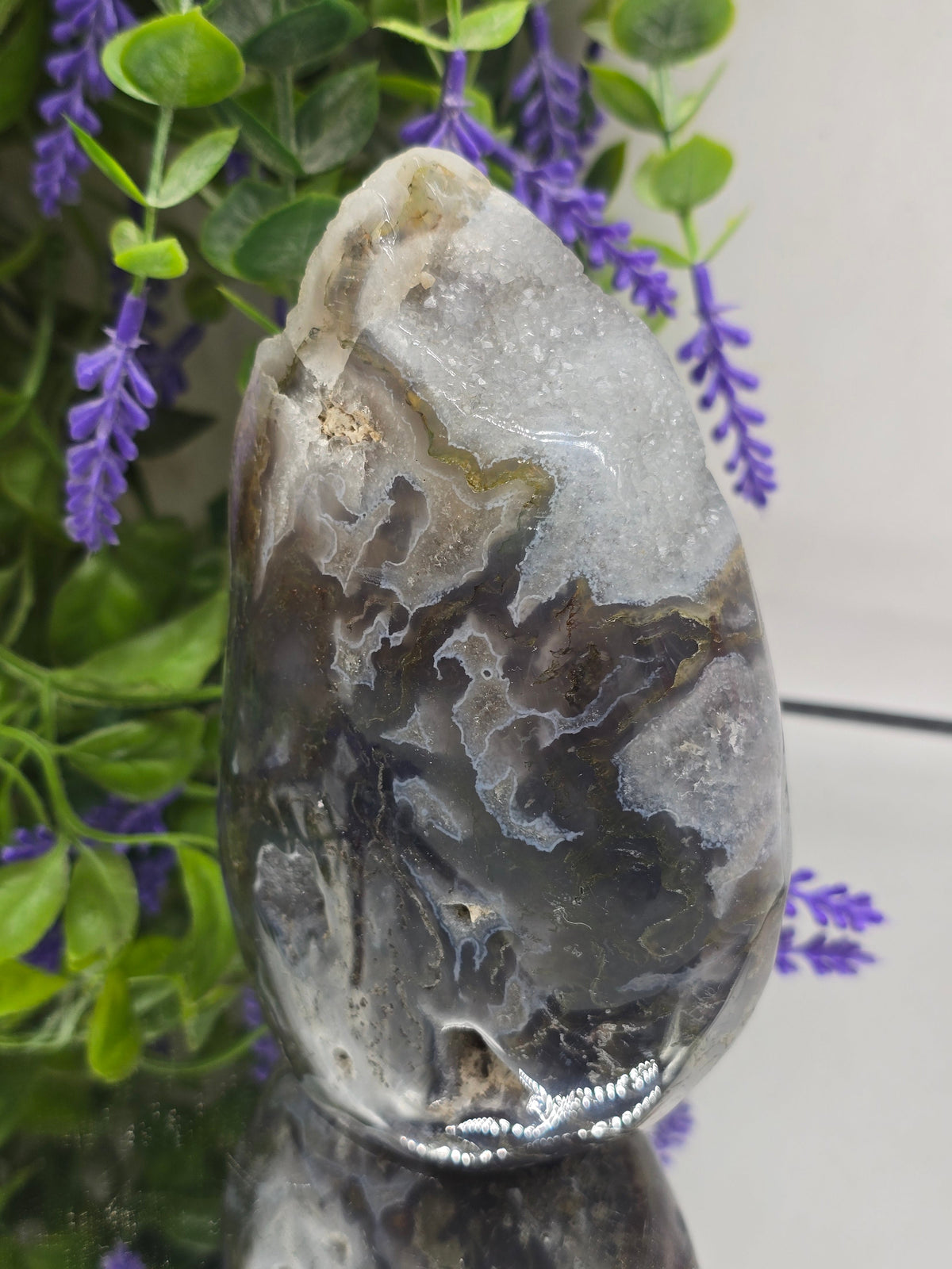 Moss Agate — Stone of Growth, Renewal & New Beginnings
945g | 14 × 9 × 5cm Crystal Wellness