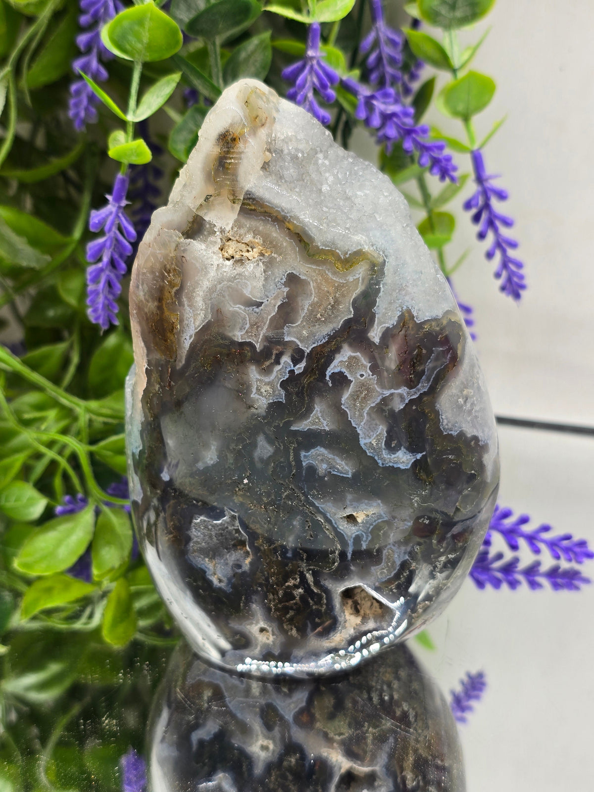 Moss Agate — Stone of Growth, Renewal & New Beginnings
945g | 14 × 9 × 5cm Crystal Wellness