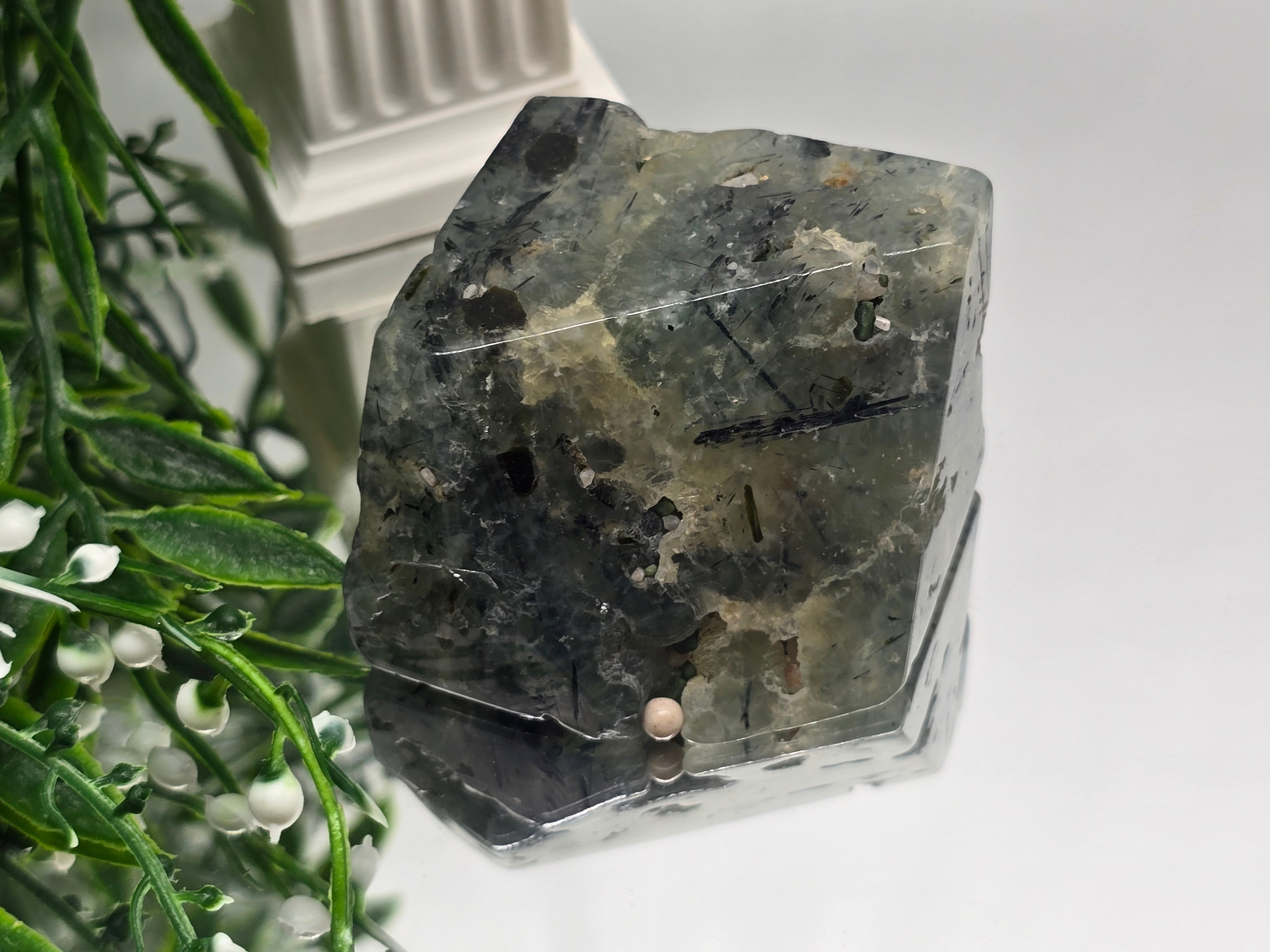 ✨ Prehnite Freeform – 181g | 5 × 5 × 5 cm Crystal Wellness