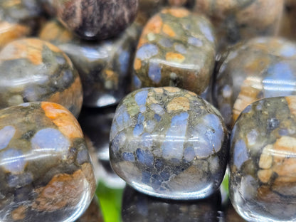 Que Sera Tumbled Stone Crystal Wellness