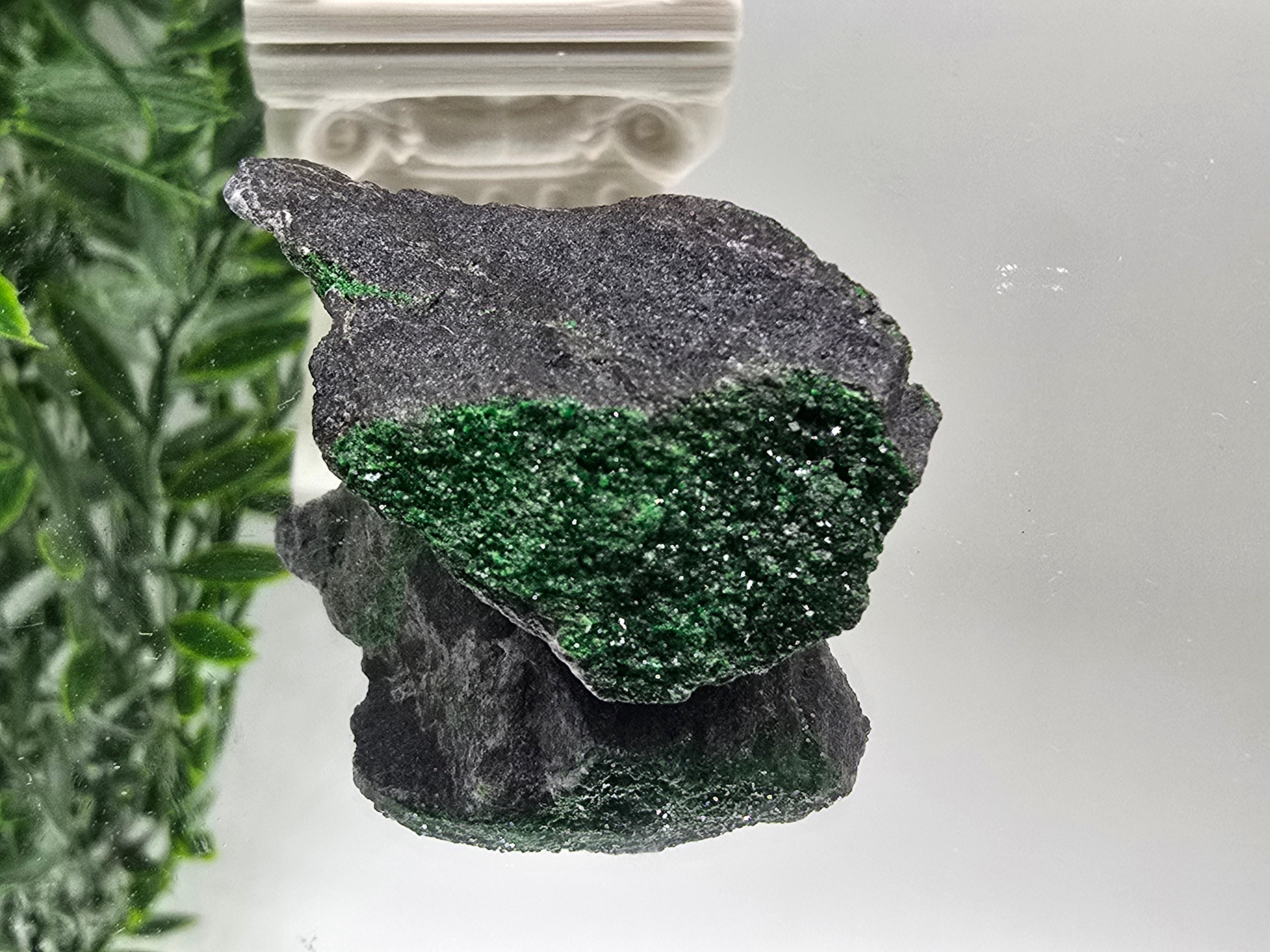 Uvarovite Rare AAA 43 × 21 × 18 mm (Stone of Abundant Heart & Prosperity) Crystal Wellness