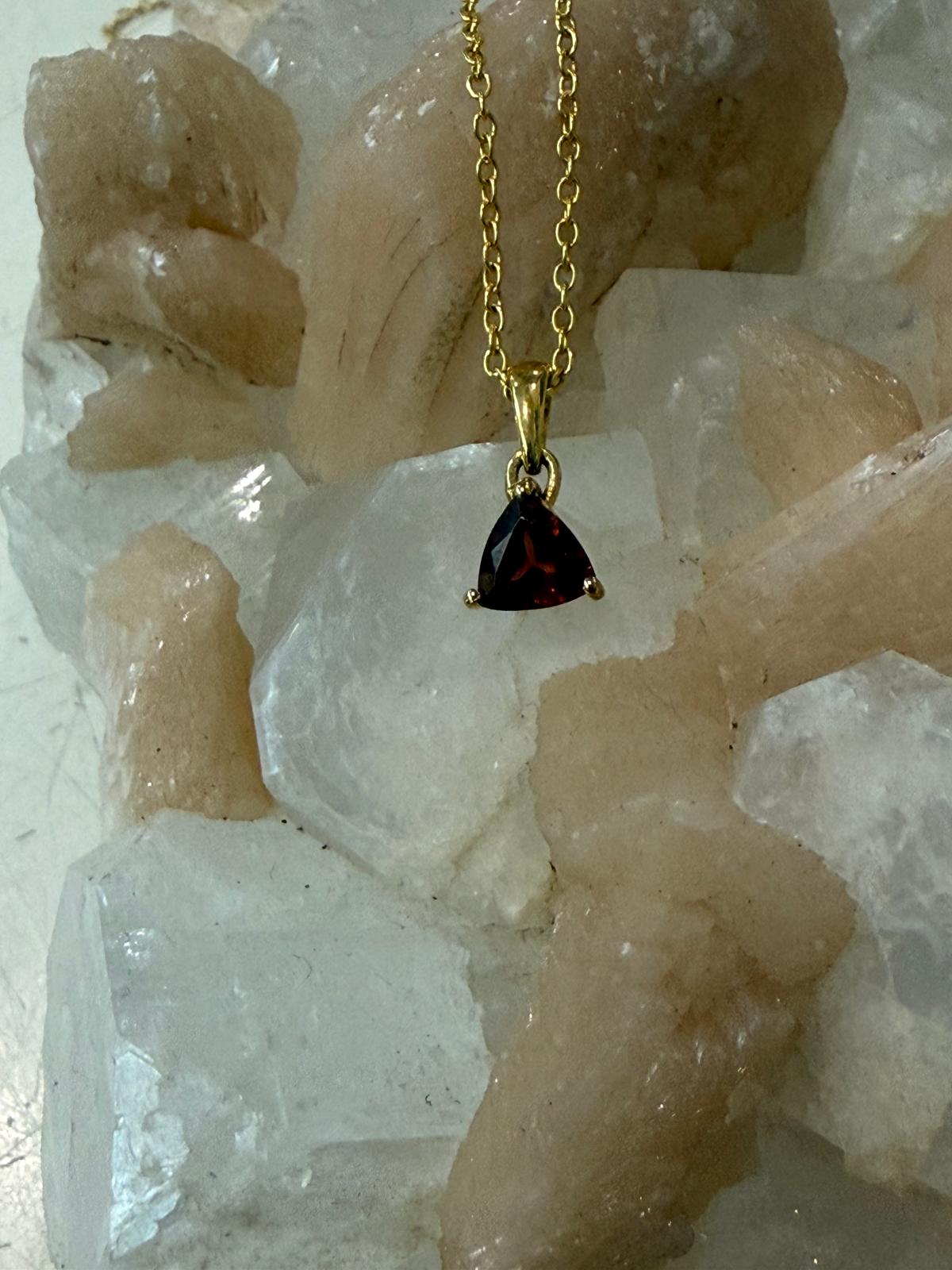 Ember of Passion – Garnet Trinity Necklace in 18ct Gold Vermeil Crystal Wellness