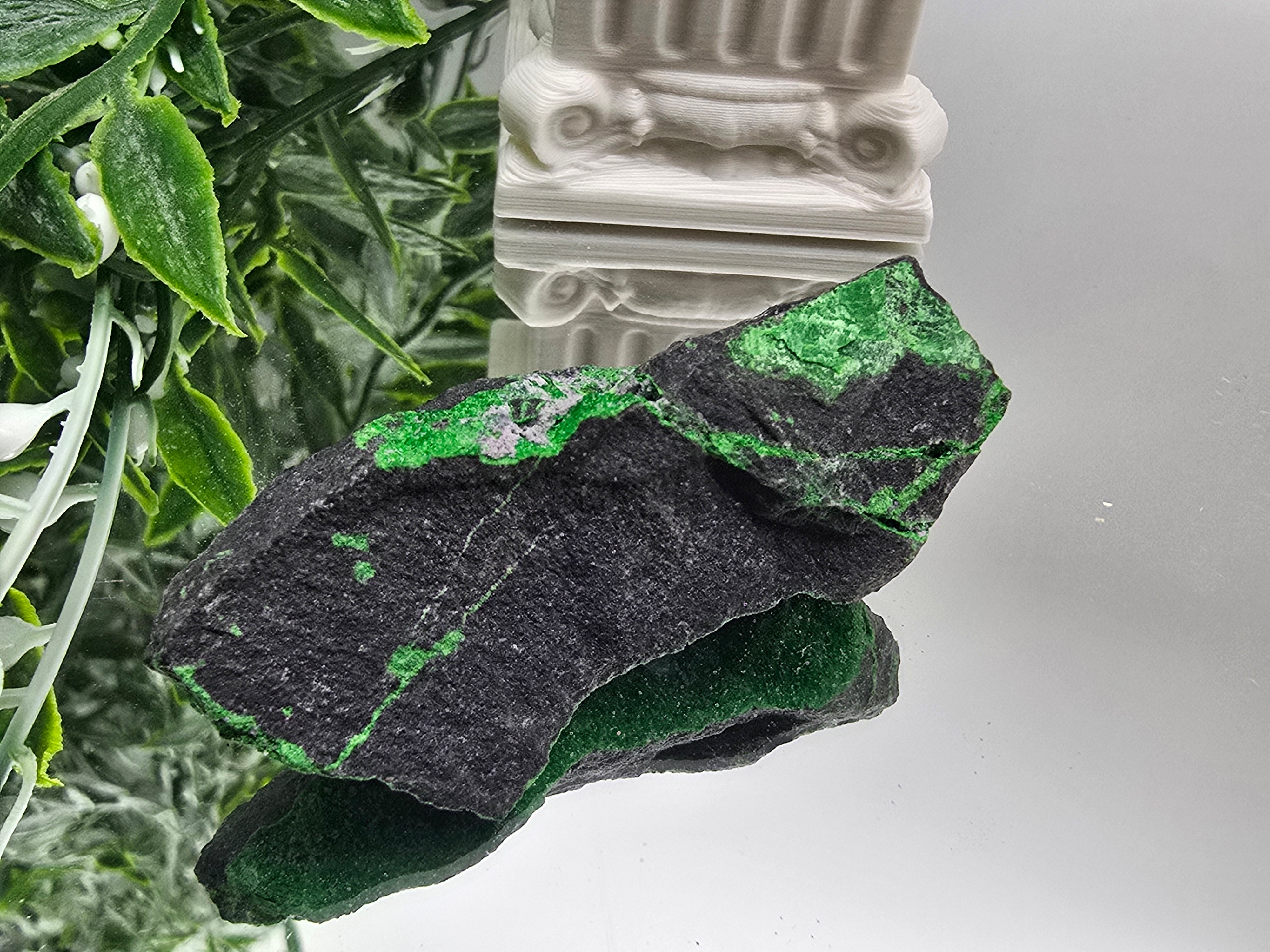 Uvarovite Rare AAA 60 × 22 × 20 mm (Stone of Abundant Heart & Prosperity) Crystal Wellness