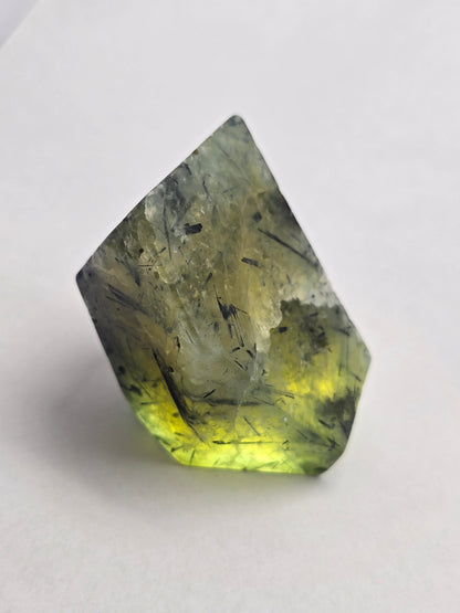 ✨ Prehnite Freeform – 180g | 6 × 4 × 4 cm Crystal Wellness