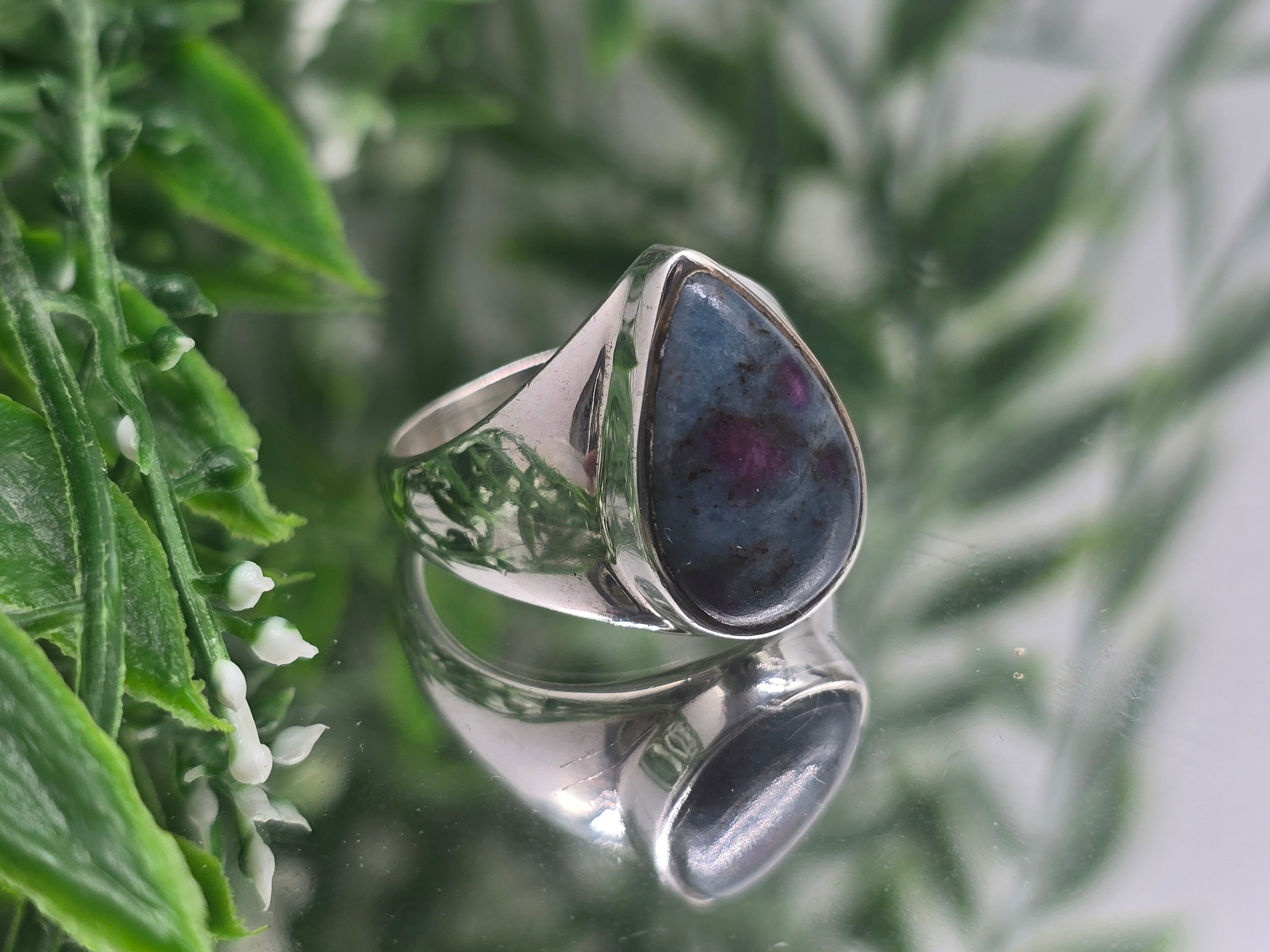 🔥 Ruby Kyanite 925 Sterling Silver Ring Size 8 – Empowering Gemstone for Passion & Intuition Crystal Wellness