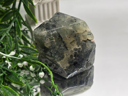 ✨ Prehnite Freeform – 181g | 5 × 5 × 5 cm Crystal Wellness