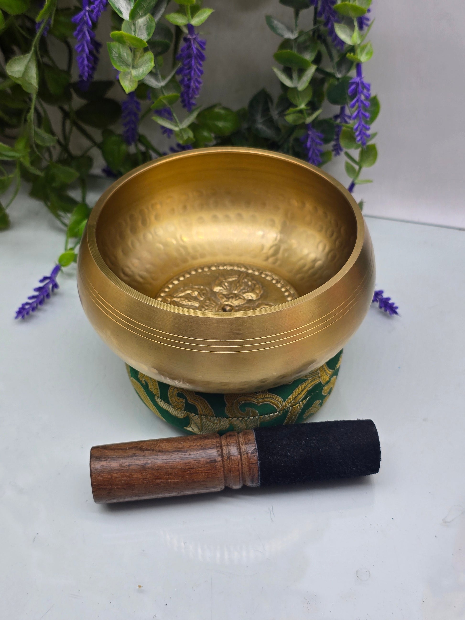 Tibetan Singing Bowl — 5.5 Inch | B Note | Crown Chakra |
"Divine Consciousness” Crystal Wellness