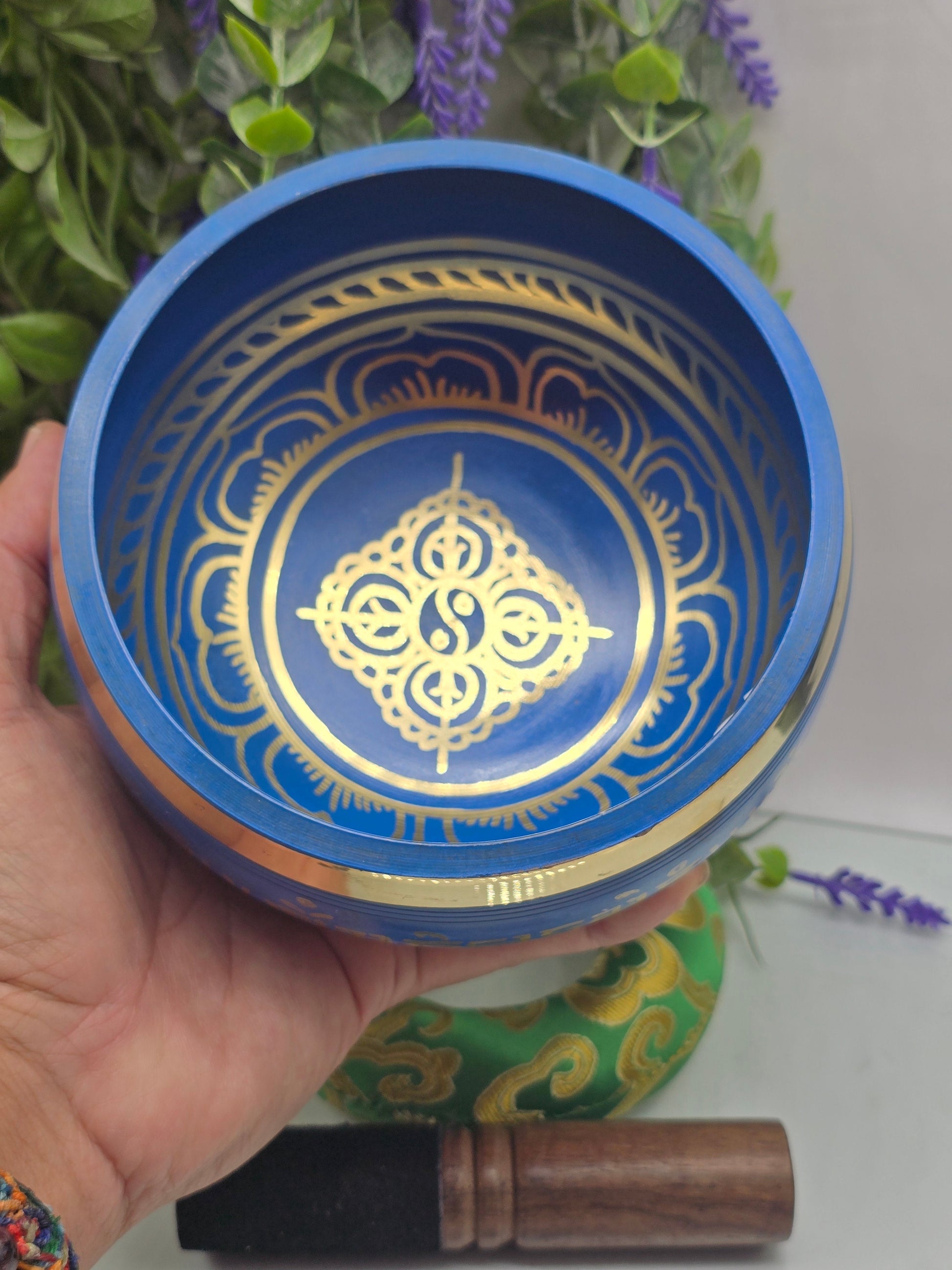 Tibetan Singing Bowl — 6 Inch | B Note | Crown Chakra |
“Royal Blue Crown of Spiritual Awakening” Crystal Wellness