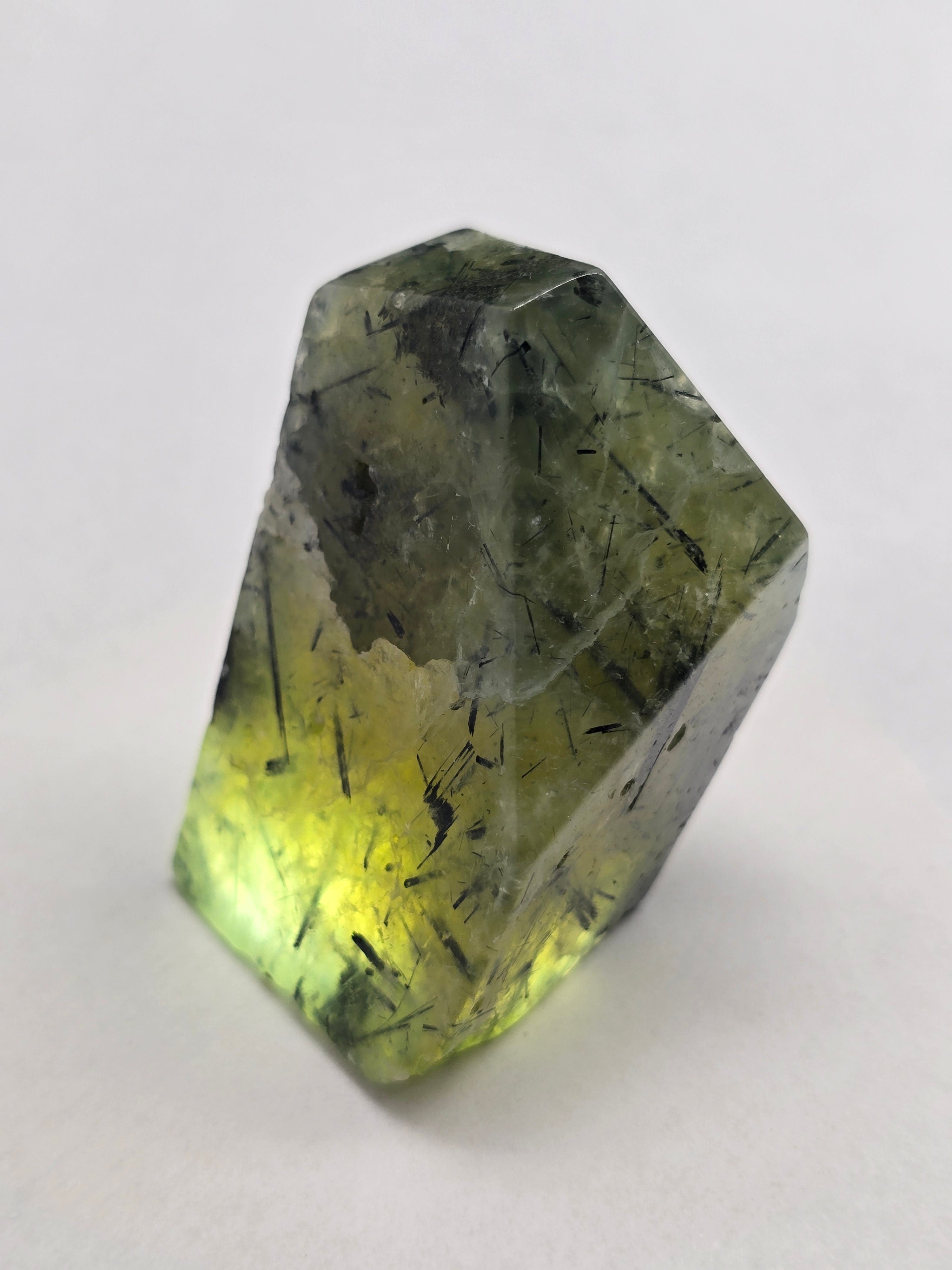 ✨ Prehnite Freeform – 180g | 6 × 4 × 4 cm Crystal Wellness