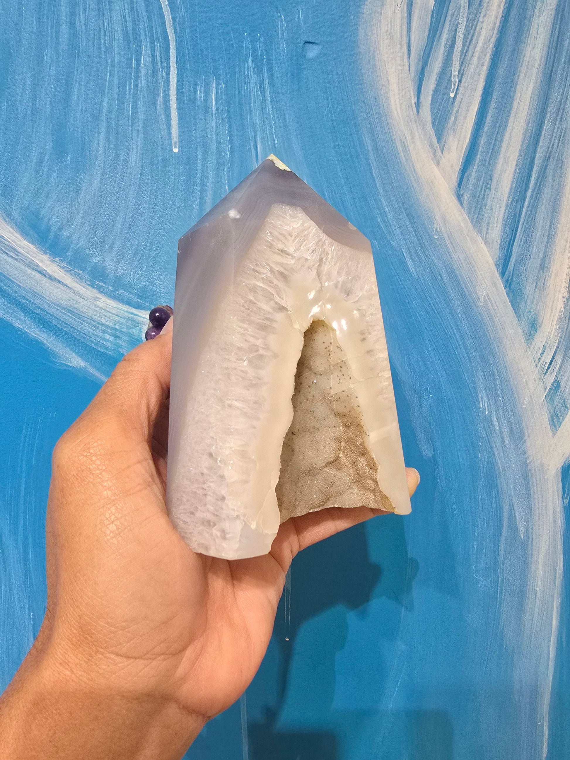 Agate Druzy Tower – Sparkling Energy Amplifier 14x10x6.5cm Crystal Wellness