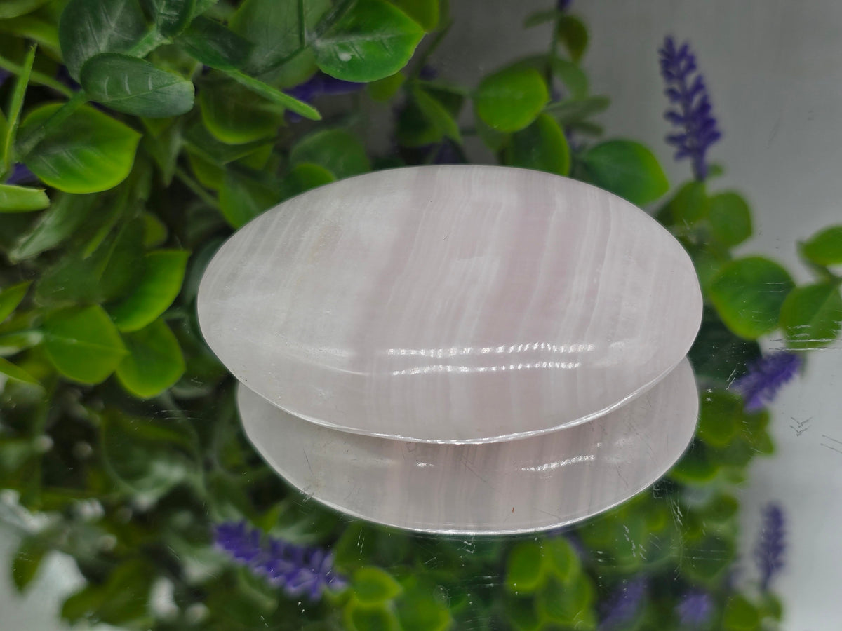 Mangano Calcite Palm Stone Crystal Wellness