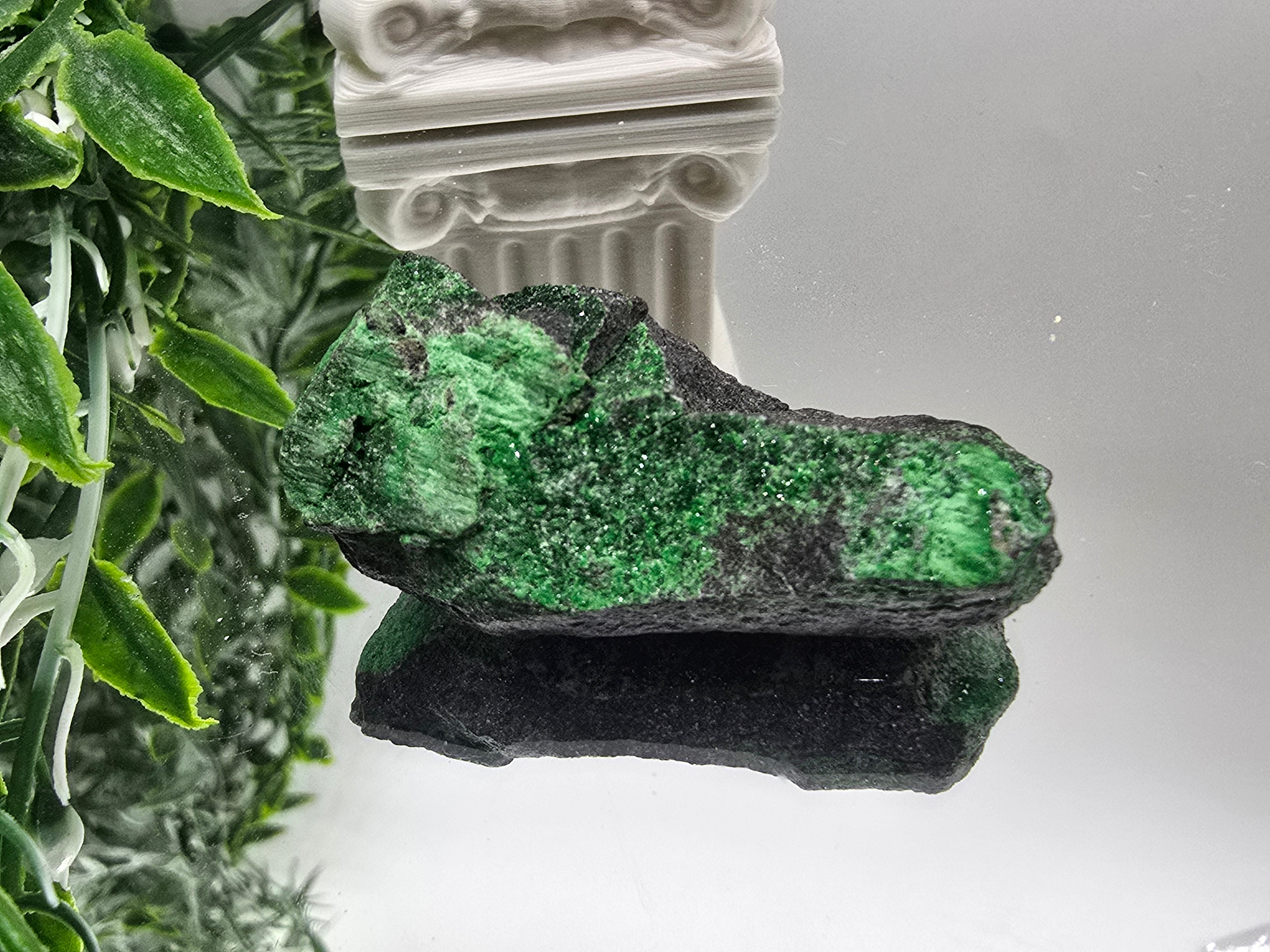 Uvarovite Rare AAA 45 × 22 × 17 mm (Stone of Abundant Heart & Prosperity) Crystal Wellness