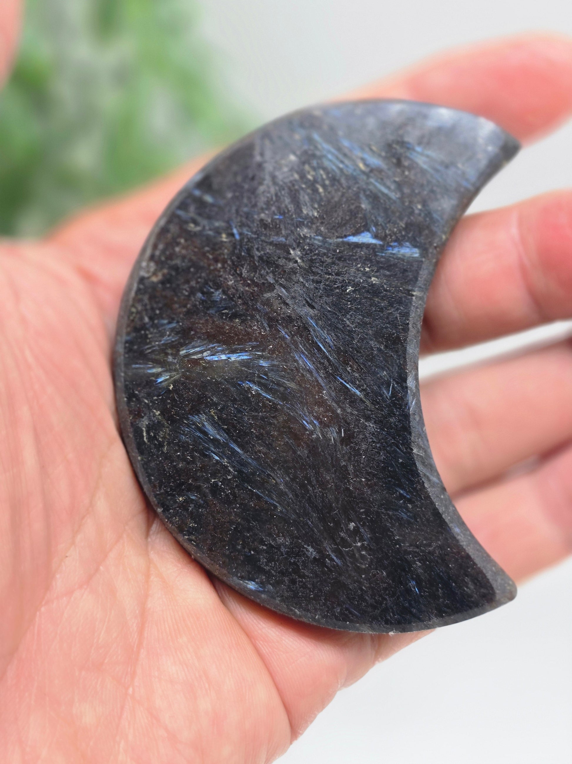 ✨ Celestial Ascension Astrophyllite Crescent Moon - 8 x 6 x 1 cm Crystal Wellness