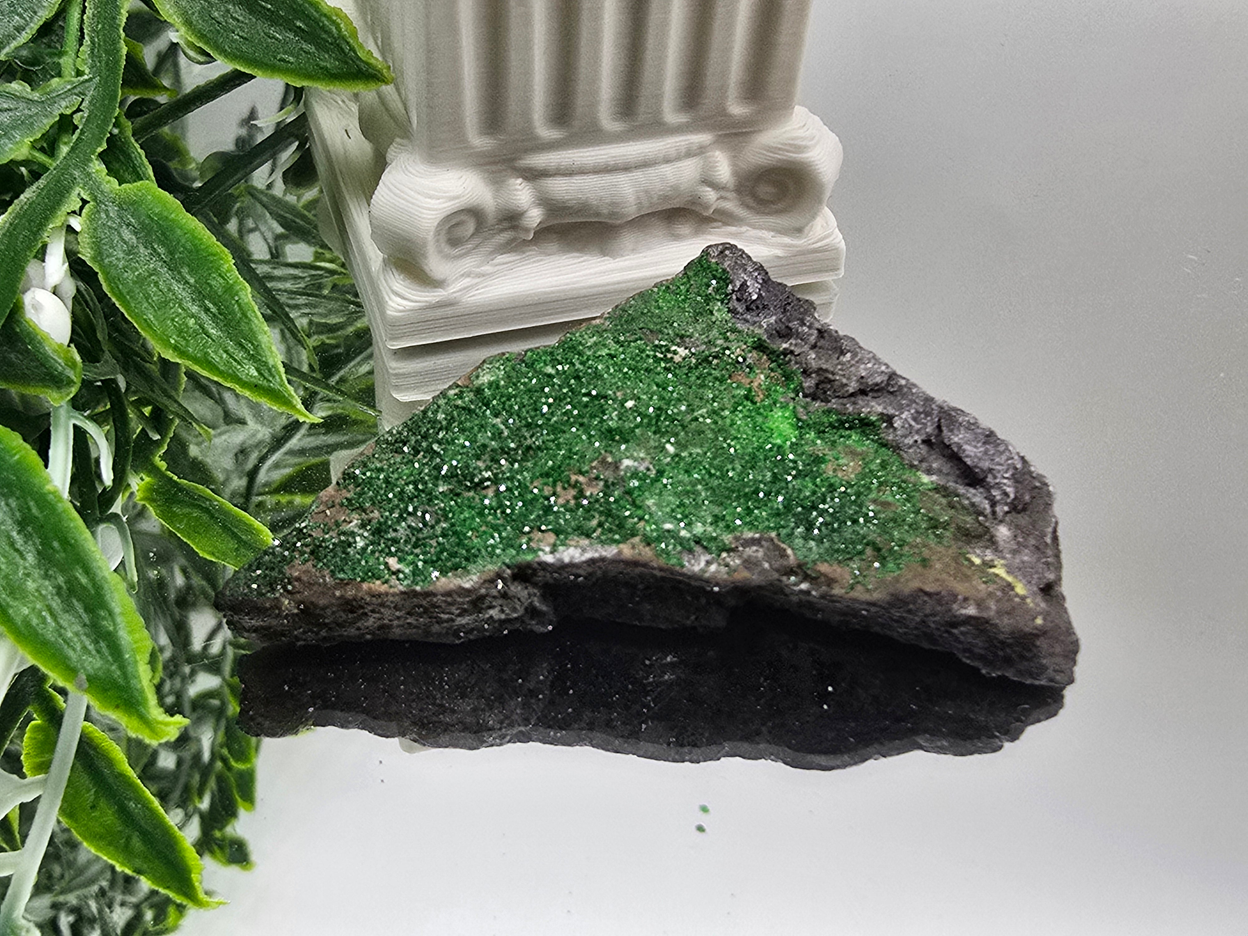 Uvarovite Raw AAA 55 × 35 × 11 mm (Stone of Abundant Heart & Prosperity) Crystal Wellness