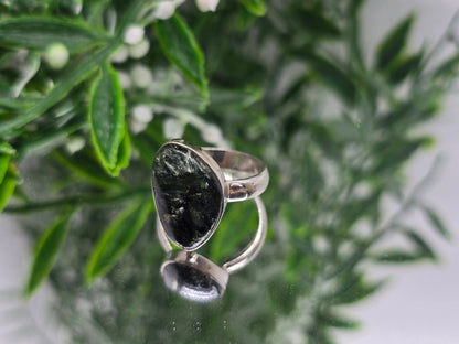 Seraphinite Sterling Silver Ring – Size 8 Crystal Wellness