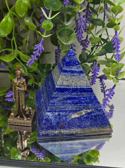 Lapis Lazuli Pyramid – Stone of Wisdom, Truth & Spiritual Insight | 1.3kg Crystal Wellness