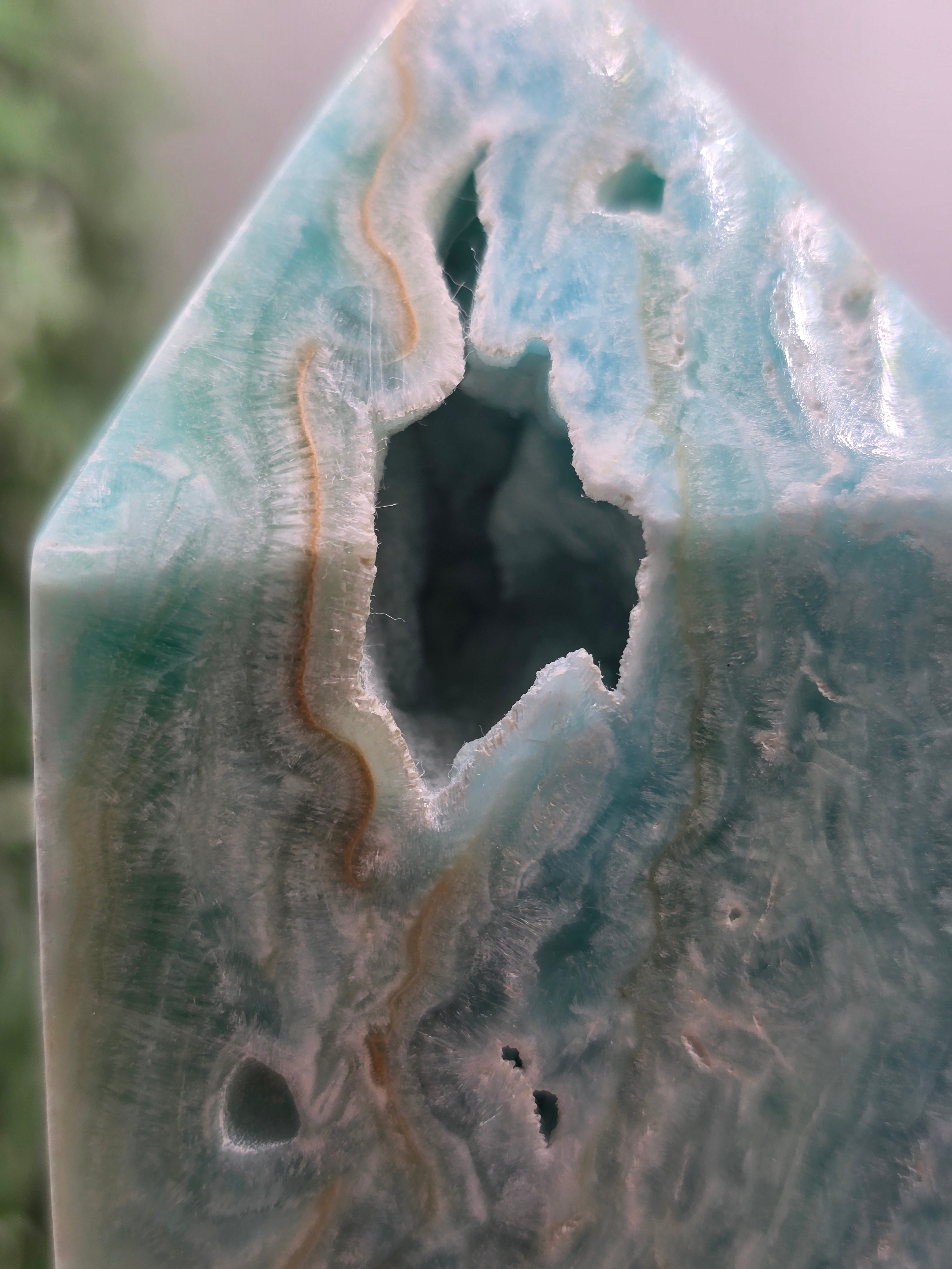 Caribbean Blue Calcite Point 19x6.5cm (Stone of Tranquil Clarity & Emotional Renewal) Crystal Wellness