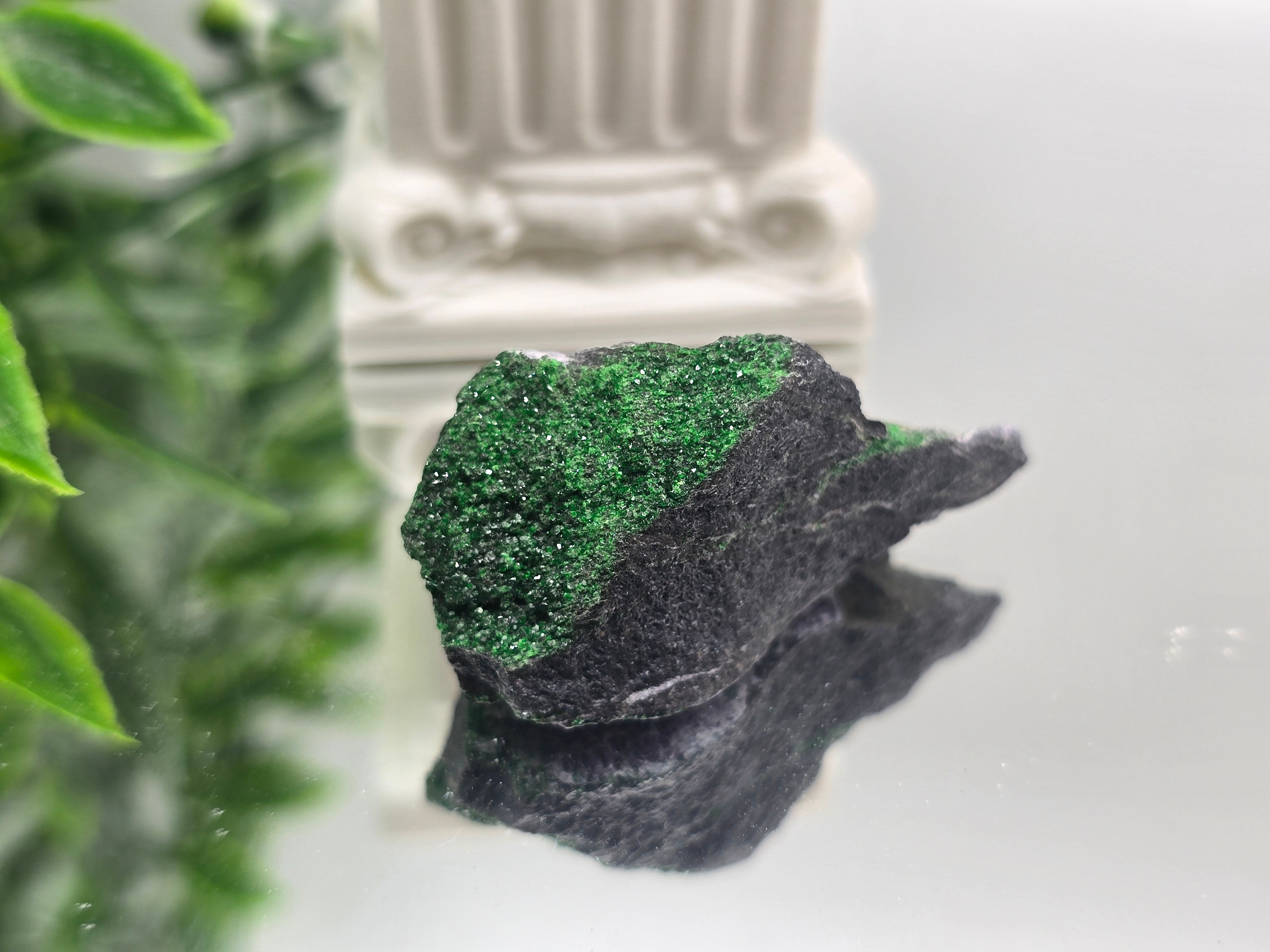 Uvarovite Rare AAA 43 × 21 × 18 mm (Stone of Abundant Heart & Prosperity) Crystal Wellness