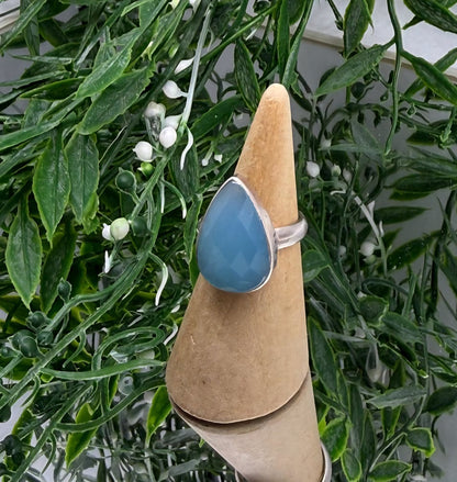 Blue Chalcedony 925 Sterling Silver Ring (Stone of Serene Expression & Emotional Harmony)
Size 8 | $88 Crystal Wellness