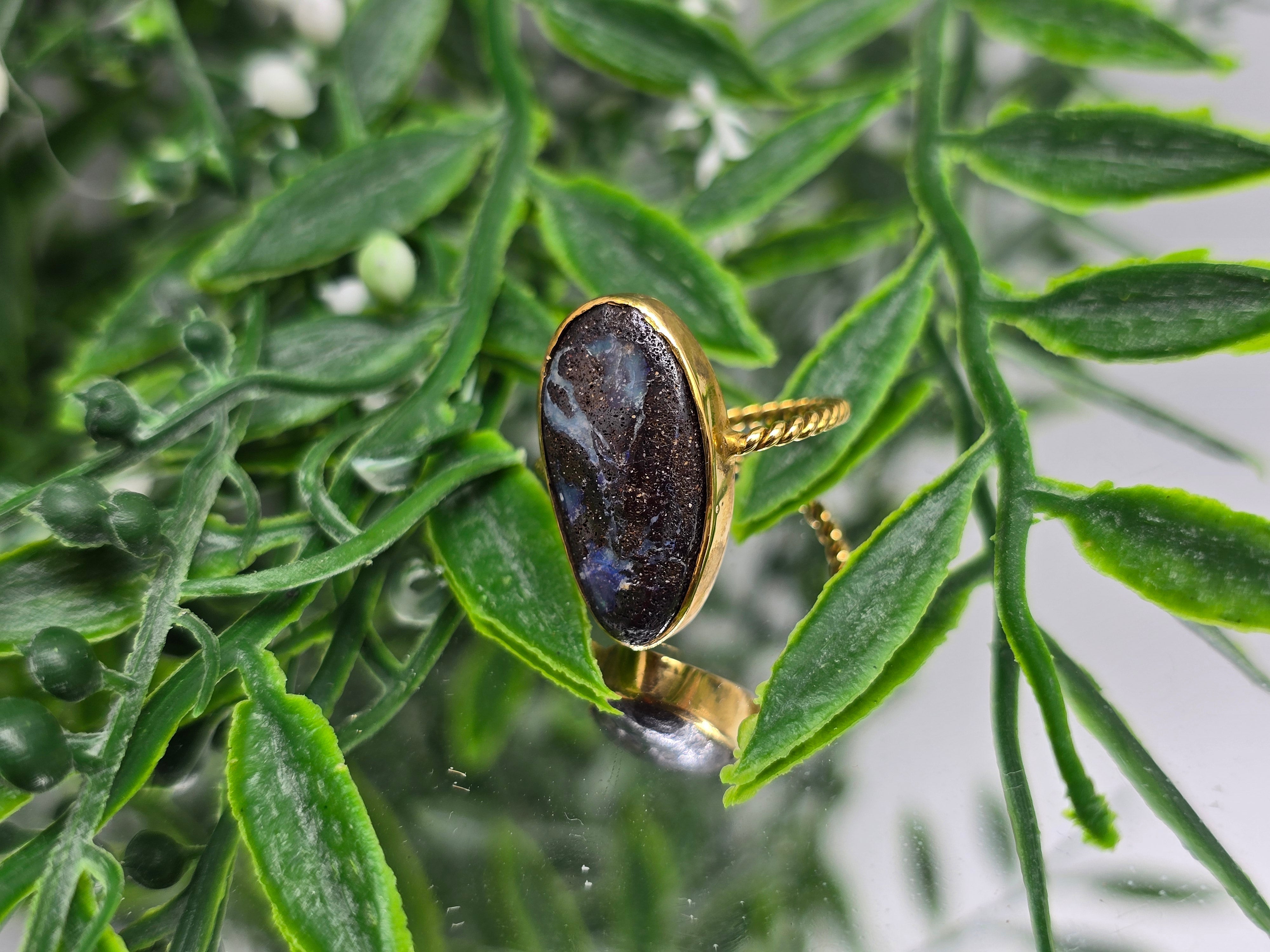 22 Carat Gold Boulder Opal Ring – Unique Natural Gemstone, Size 7 Crystal Wellness