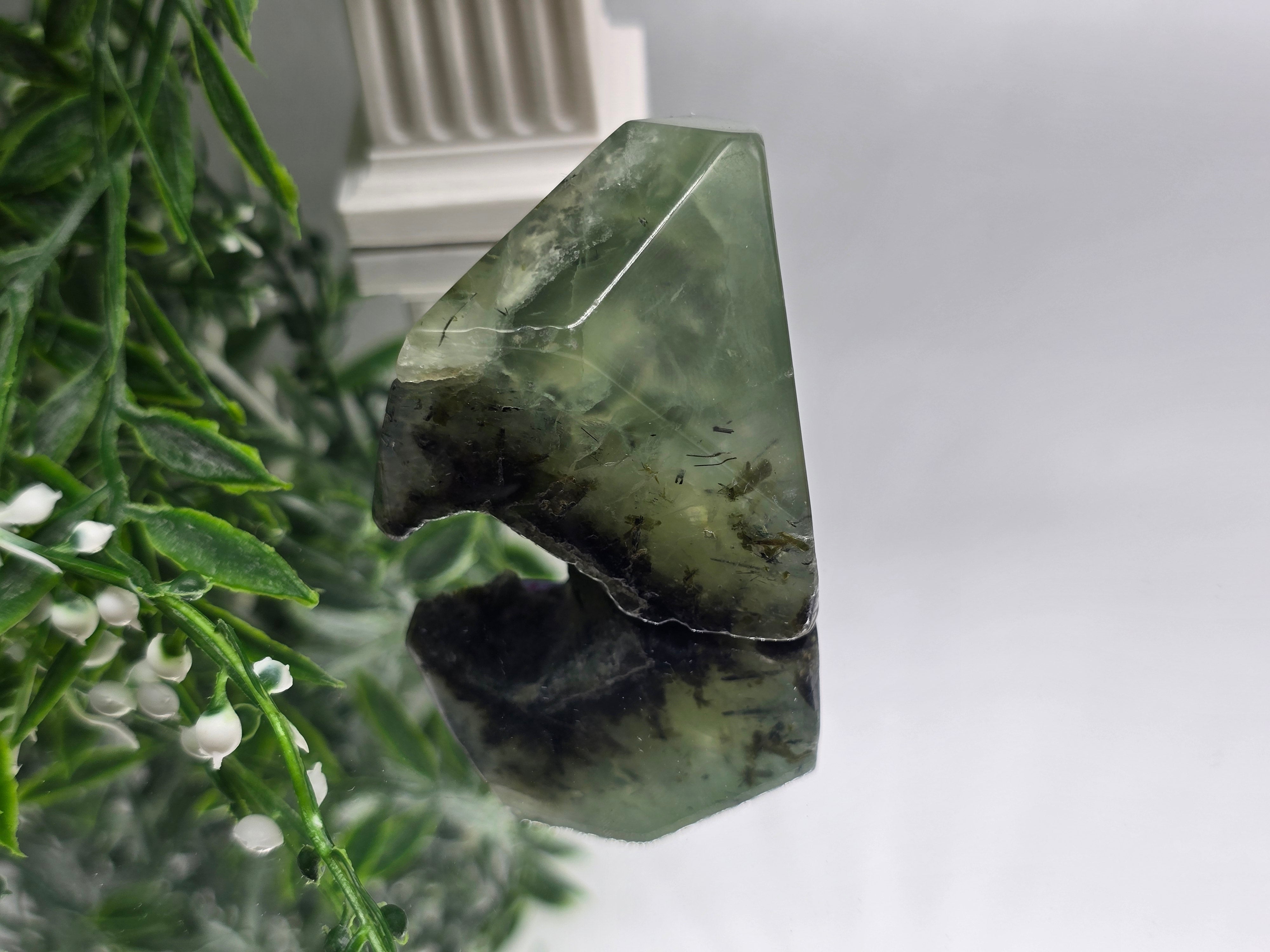 ✨ Prehnite Freeform – 130g | 5 × 5 × 5 cm Crystal Wellness