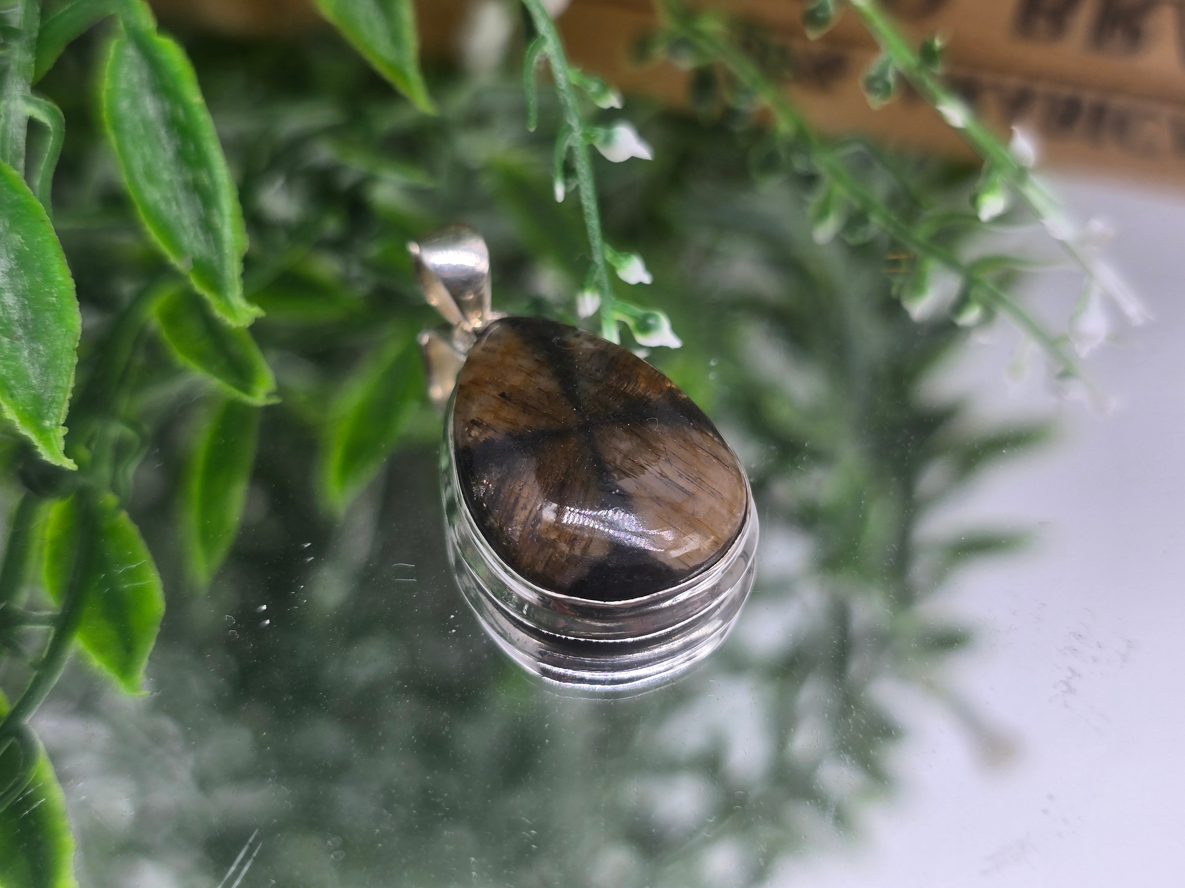 Chiastolite 925 Sterling Silver Pendant – 24 × 17 mm “Cross-Stone” Protection & Grounding (Chain Included) Crystal Wellness