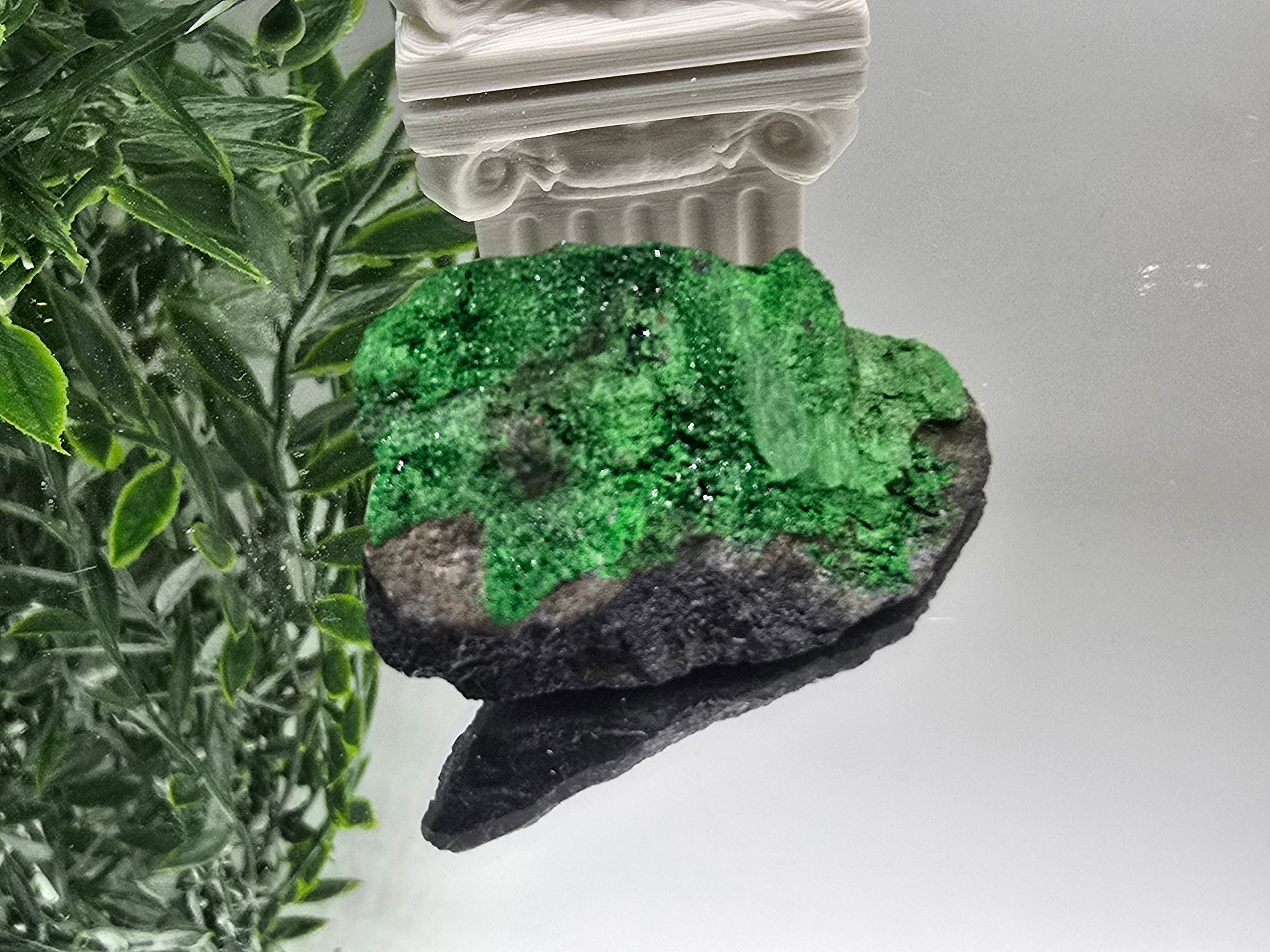 Uvarovite Rare AAA 41 × 26 × 15 mm (Stone of Abundant Heart & Prosperity) Crystal Wellness
