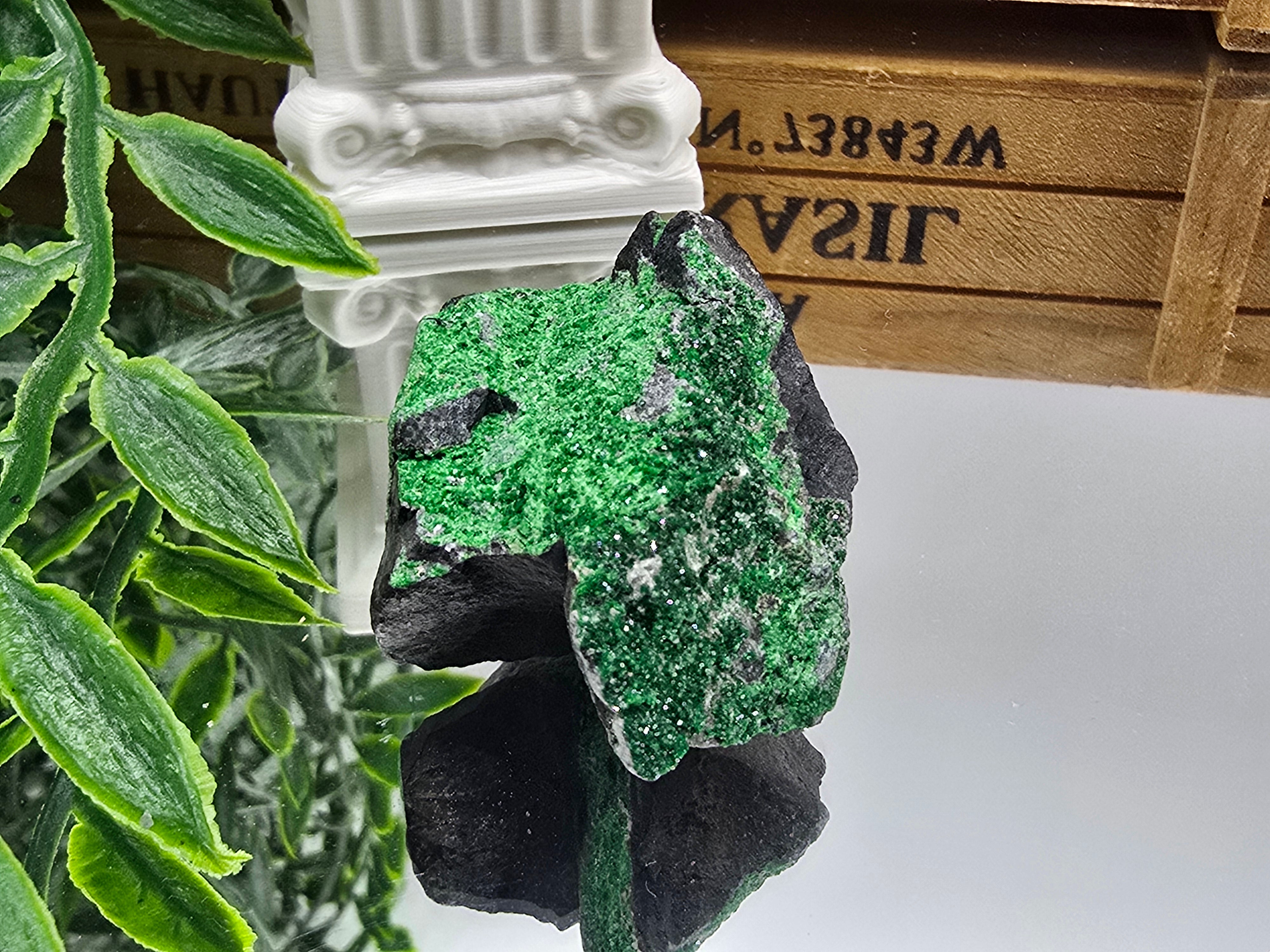 Uvarovite Rare AAA 41 × 33 × 25 mm (Stone of Abundant Heart & Prosperity) Crystal Wellness