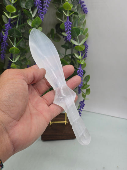 Natural Selenite (Satin Spar) Ritual Dagger – 20 × 4 cm |
Stone of Cleansing, Clarity & Protection Crystal Wellness