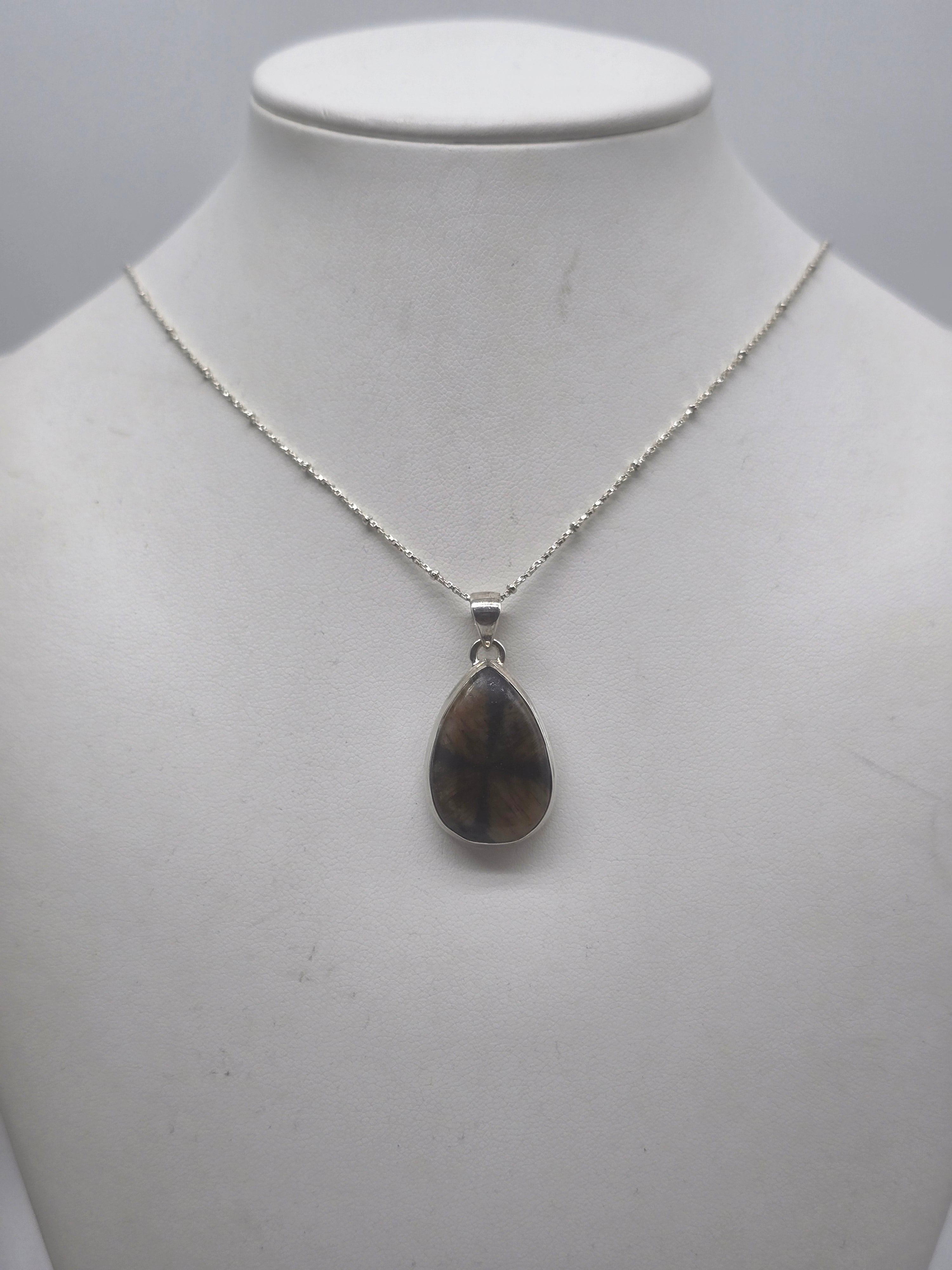 Chiastolite 925 Sterling Silver Pendant – 24 × 17 mm “Cross-Stone” Protection & Grounding (Chain Included) Crystal Wellness